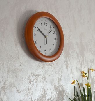 Zegar na ścianę drewniany JVD NS7017.3 okrągły. Model posiada mechanizm zegarowy z płynącym sekundnikiem. Zegar wyposażony w szkło mineralne. Zegar ścienny w okrągłej drewnianej obudowie (2).JPG