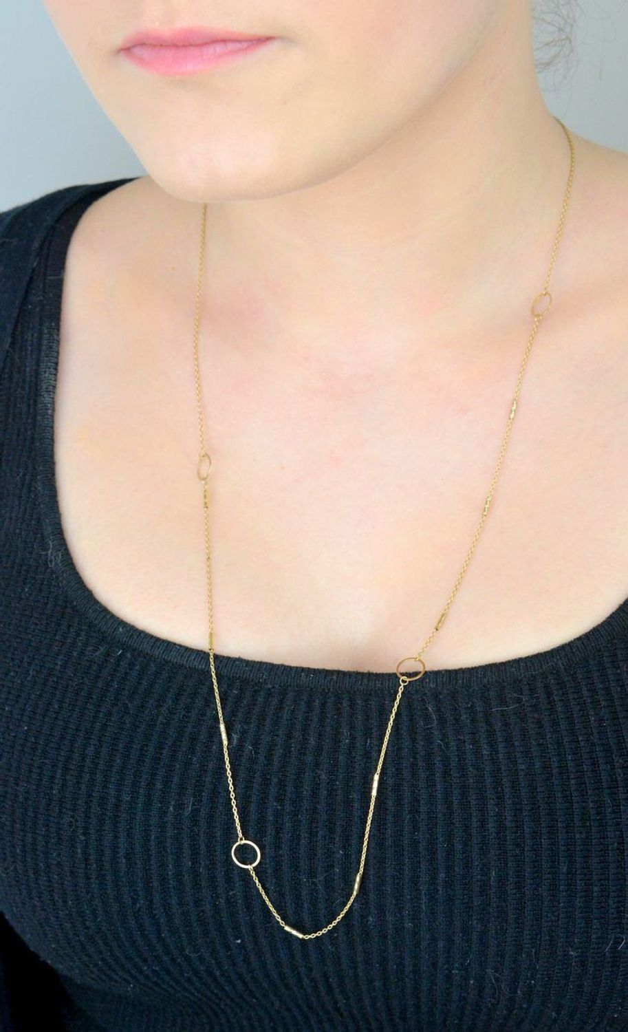 Złoty długi naszyjnik celebrytka puste kółka 333- NSZ-000000-010-333.  Naszyjnik celebrytka puste kółeczka wykonany z 8-karatowego złota. 1.jpg