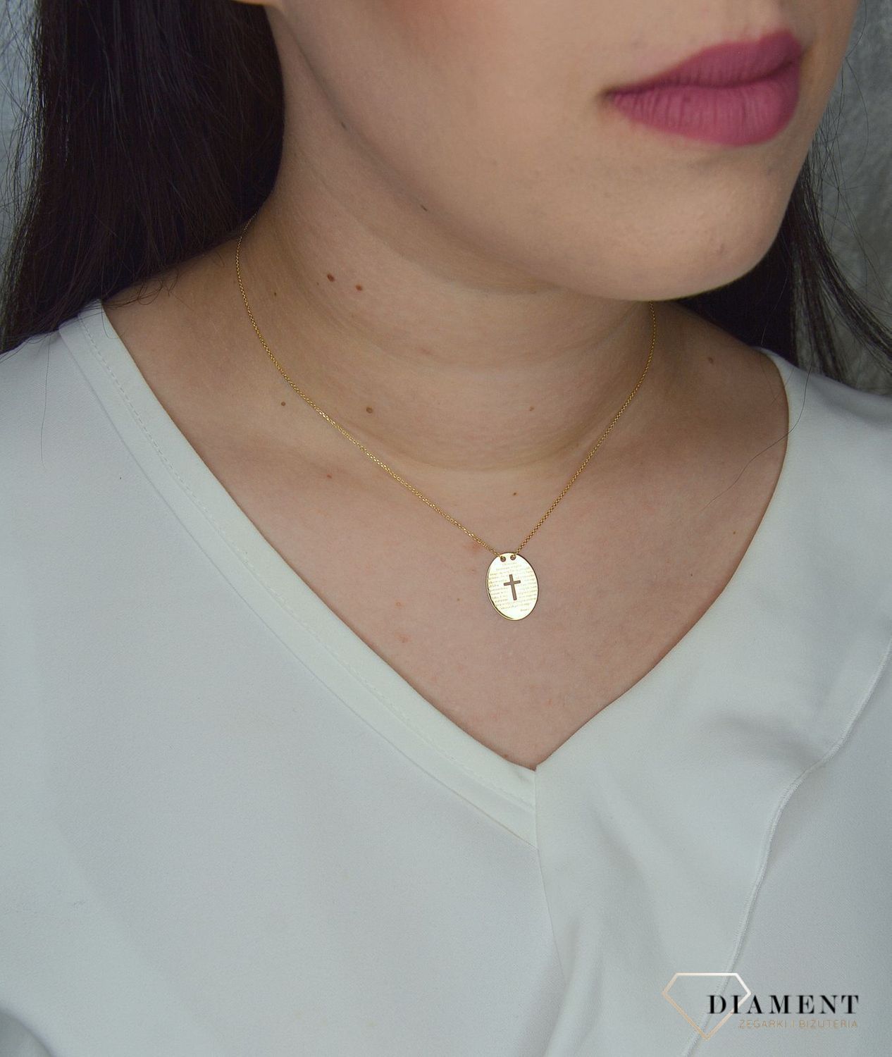 Złoty naszyjnik celebrytka 333 krzyżyk na blaszce NSZ-000000-013-333 (1).jpg