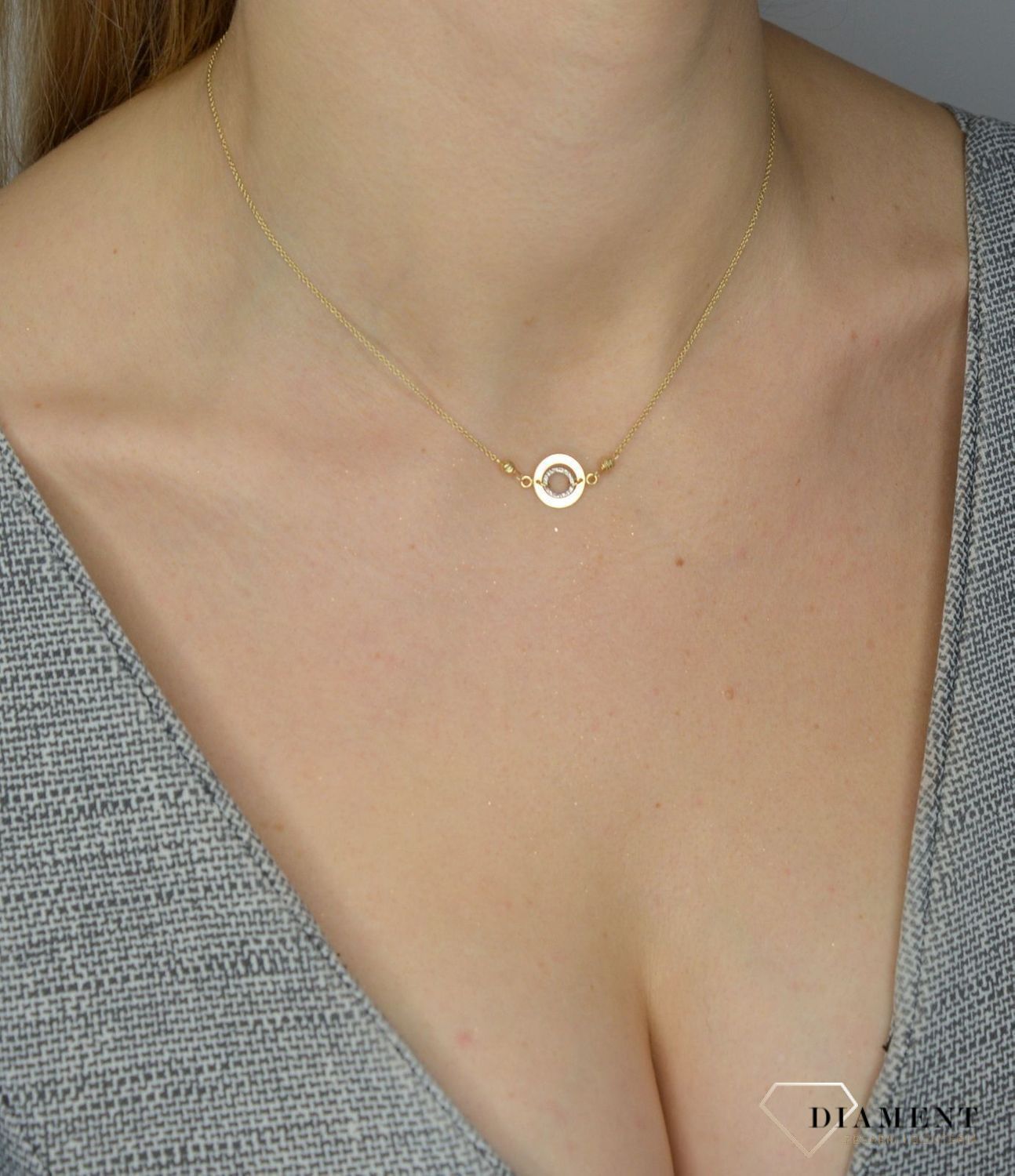 Naszyjnik złota celebrytka z elementem po środku NSZ-000000-035-585.jpg