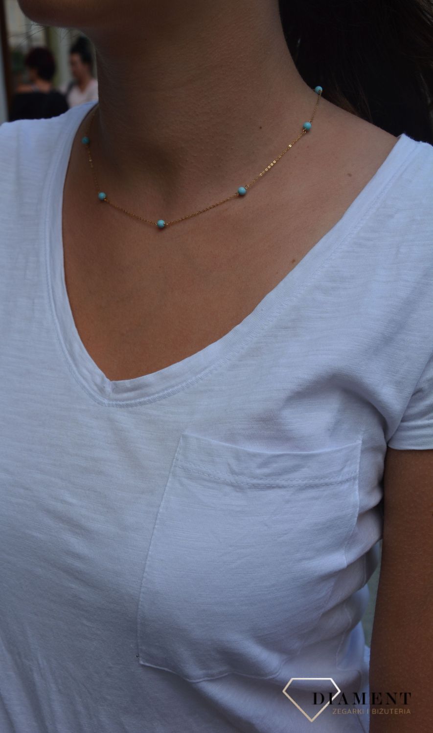 Złoty naszyjnik celebrytka z turkusowymi kulkami.jpg