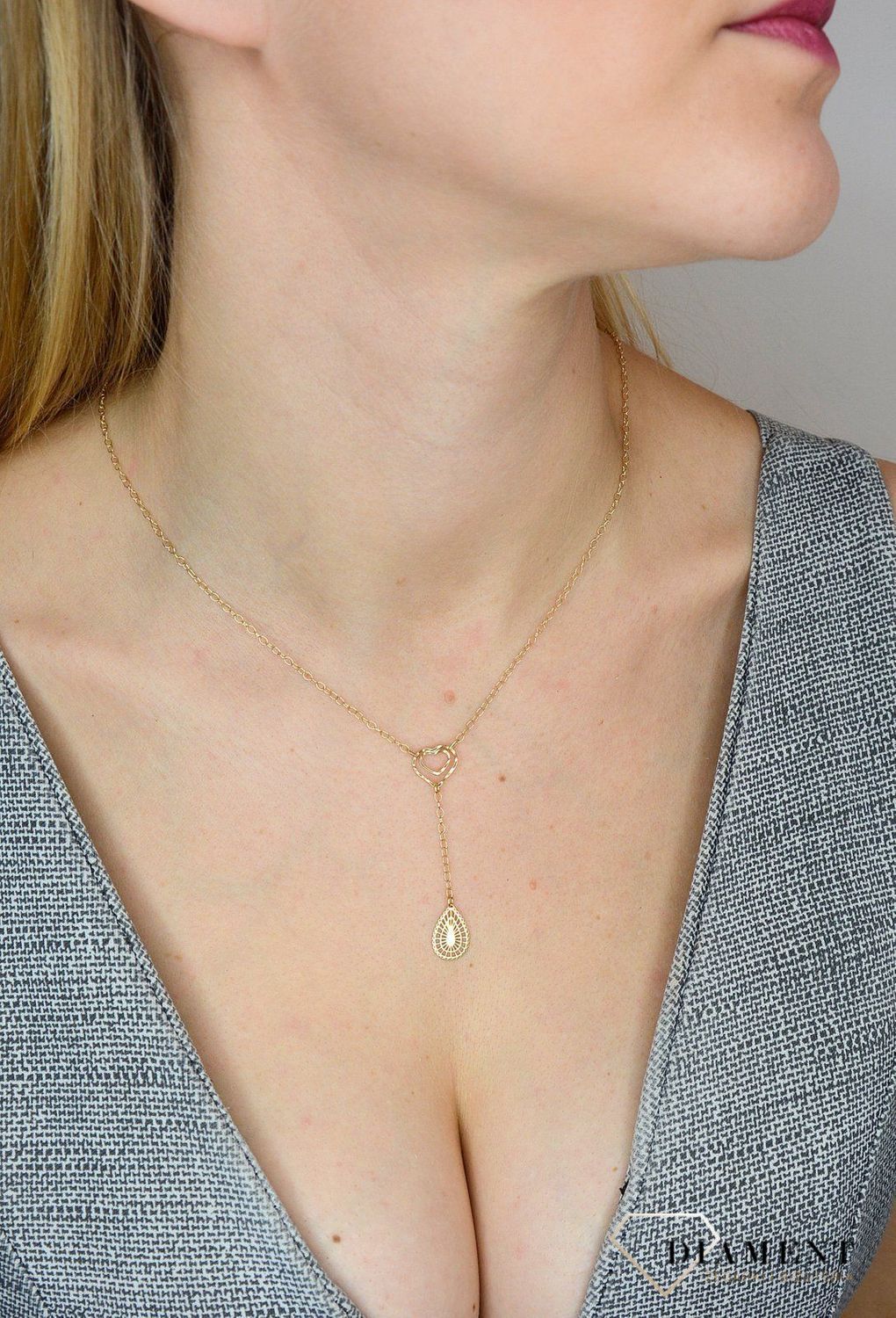 Naszyjnik złota celebrytka 585 krawatka serduszko z łezką. Prezentowany złoty naszyjnik damski  to doskonała propozycja dla kobiet, które cenią sobie efektowne i zarazem proste dodatki..jpg