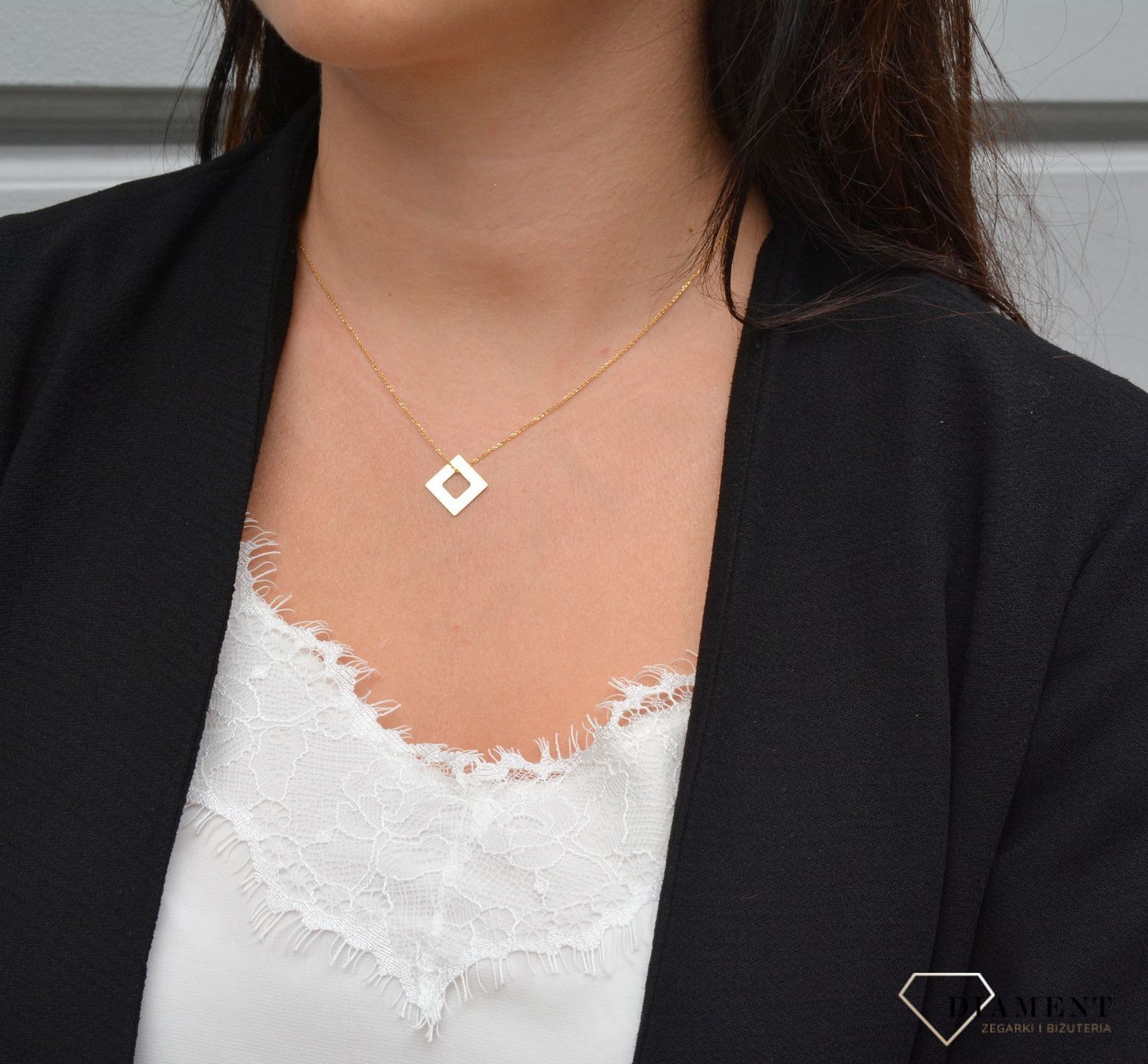 Naszyjnik złota celebrytka kwadrat.jpg