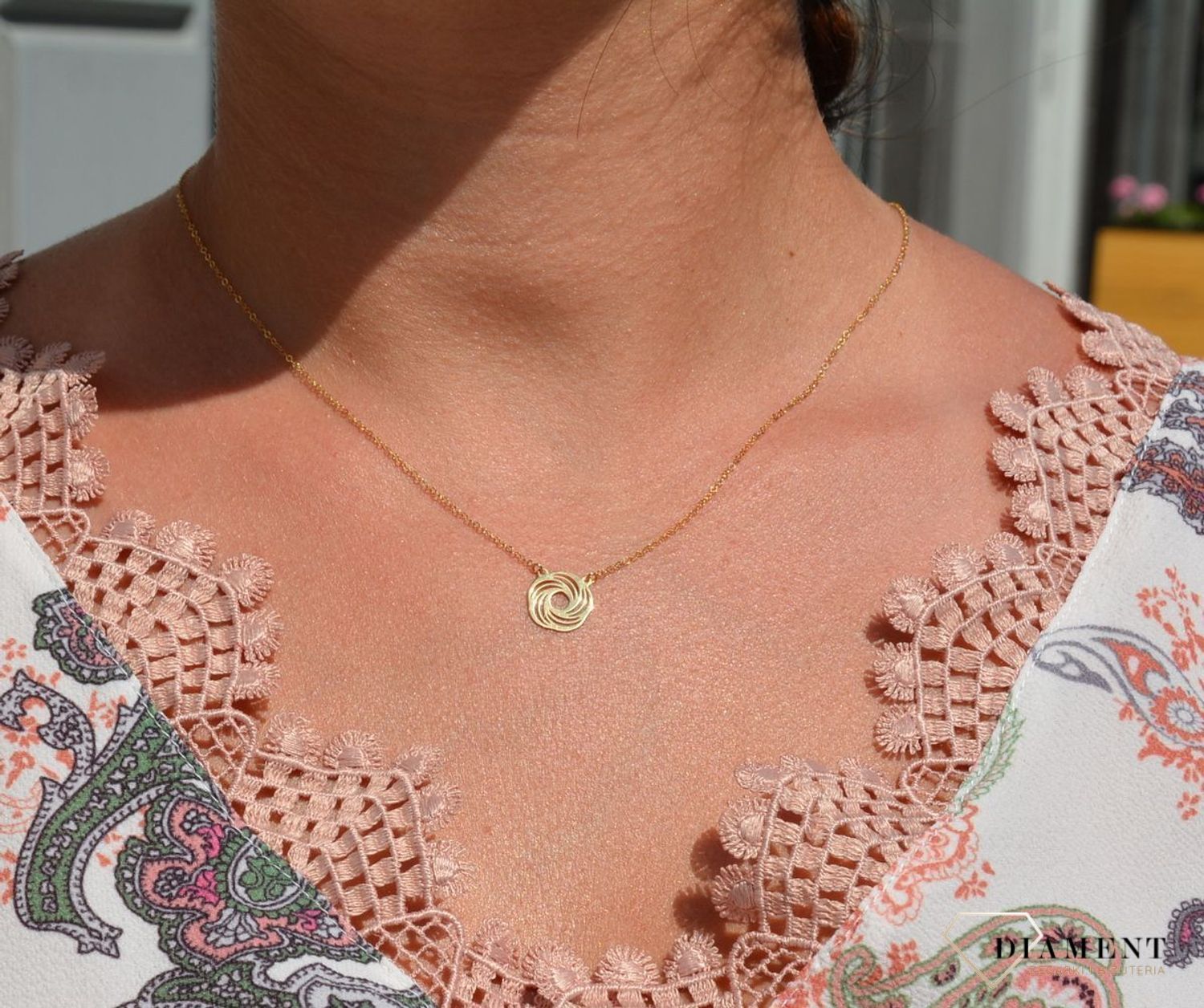 Złoty naszyjnik celebrytka 585 'ażurowy kwiat'.jpg