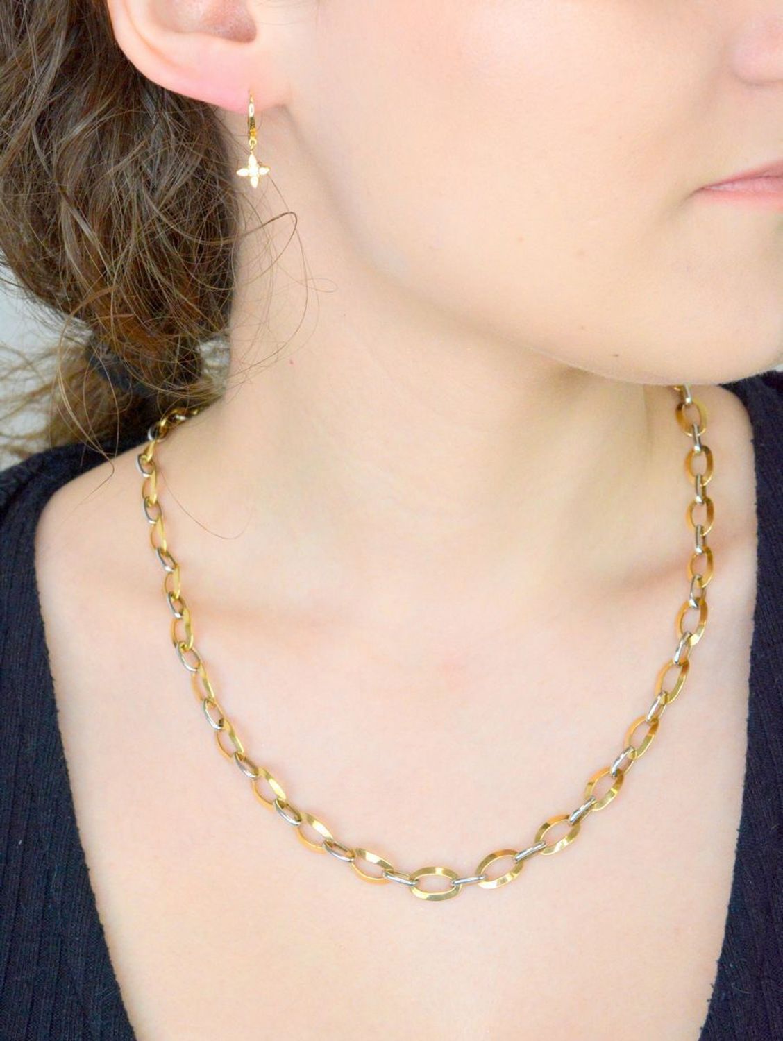 Naszyjnik złoty duże ogniwa białe i żółte złoto próba 585 NSZ-000000-777-585.  Złoty naszyjnik efektowny z grubych podłużnych oczek. Wykonana ze 14-karatowego żółtego złota, próba 585. 1.jpg