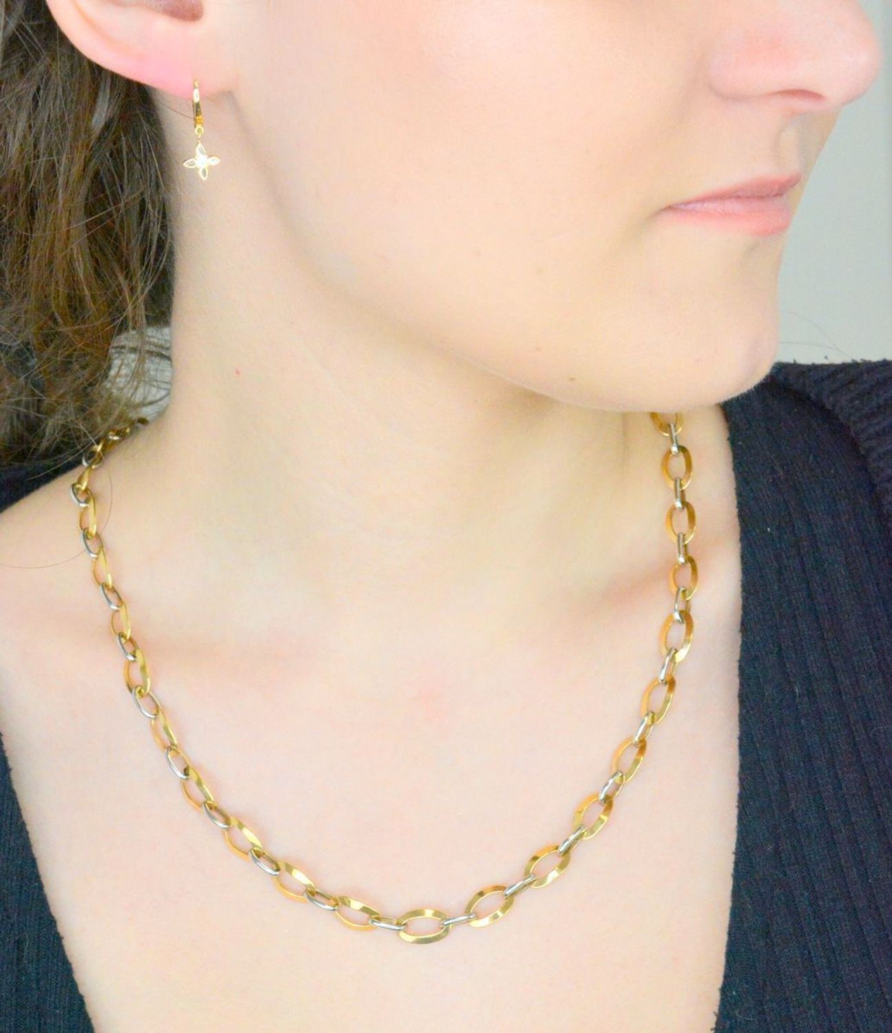 Naszyjnik złoty duże ogniwa białe i żółte złoto próba 585 NSZ-000000-777-585.  Złoty naszyjnik efektowny z grubych podłużnych oczek. Wykonana ze 14-karatowego żółtego złota, próba 585. 1.jpg