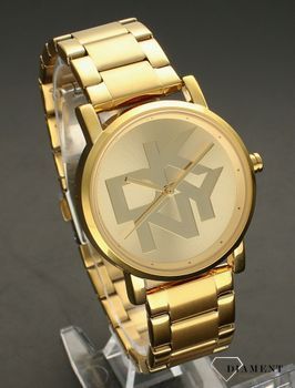 Zegarek damski złoty DKNY Soho NY2959. Zegarek damski DKNY Soho NY2959 wyposażony jest w kwarcowy mechanizm, zasilany za pomocą baterii. Damski zegarek w złotym kolorze. Zegarek damski w złotej koloryst (3).jpg