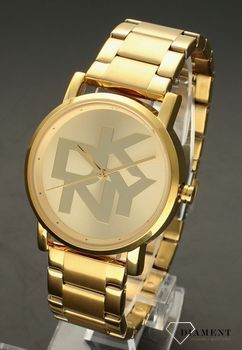 Zegarek damski złoty DKNY Soho NY2959. Zegarek damski DKNY Soho NY2959 wyposażony jest w kwarcowy mechanizm, zasilany za pomocą baterii. Damski zegarek w złotym kolorze. Zegarek damski w złotej koloryst (4).jpg