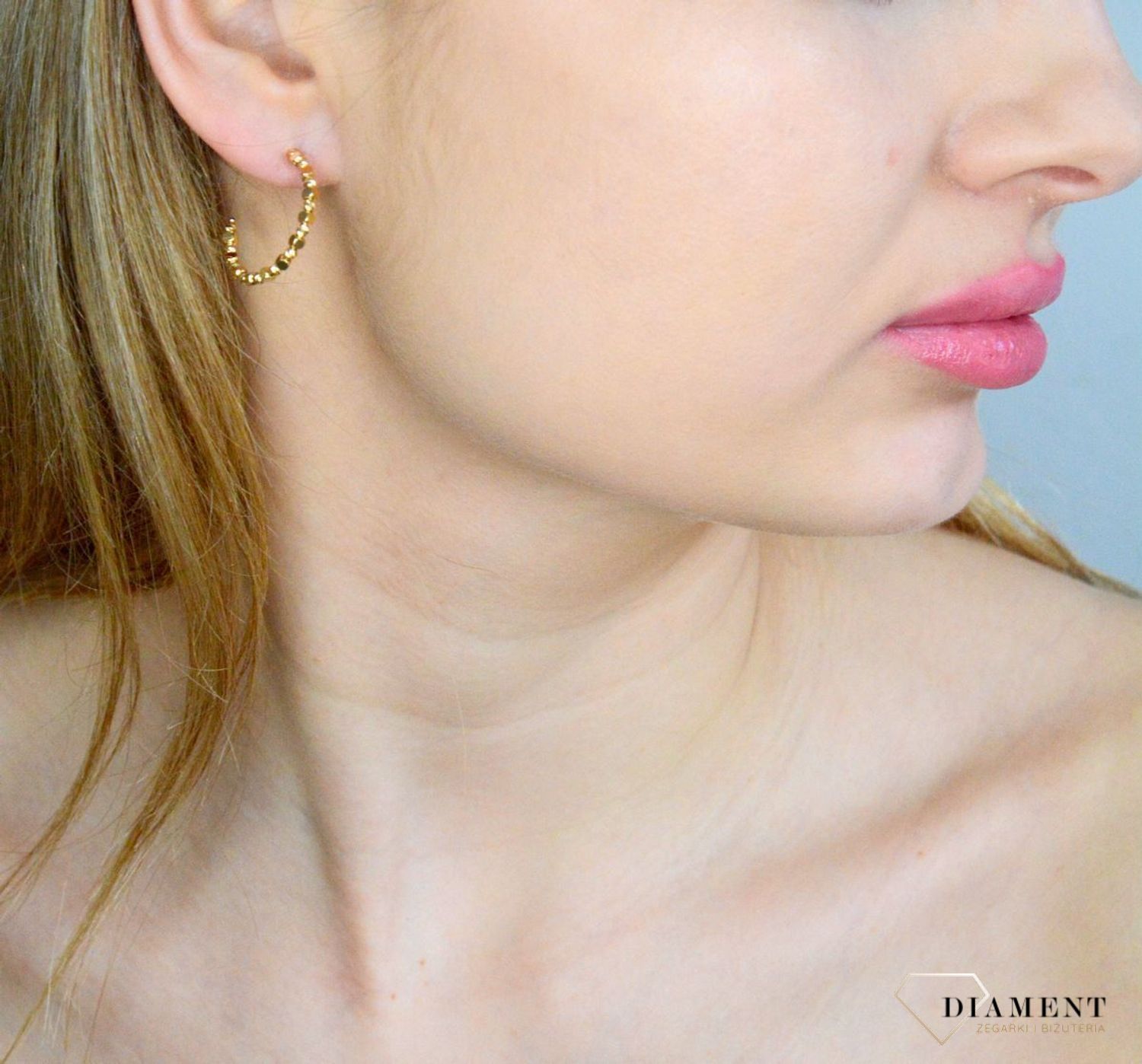 Złote kolczyki damskie 585 ozdobne kółka na sztyft O6091. Złote kolczyki damskie. Złote kolczyki zdobione kółka. Kolczyki złote kółeczka. Złote kolczyki na sztyft na prezent..jpg