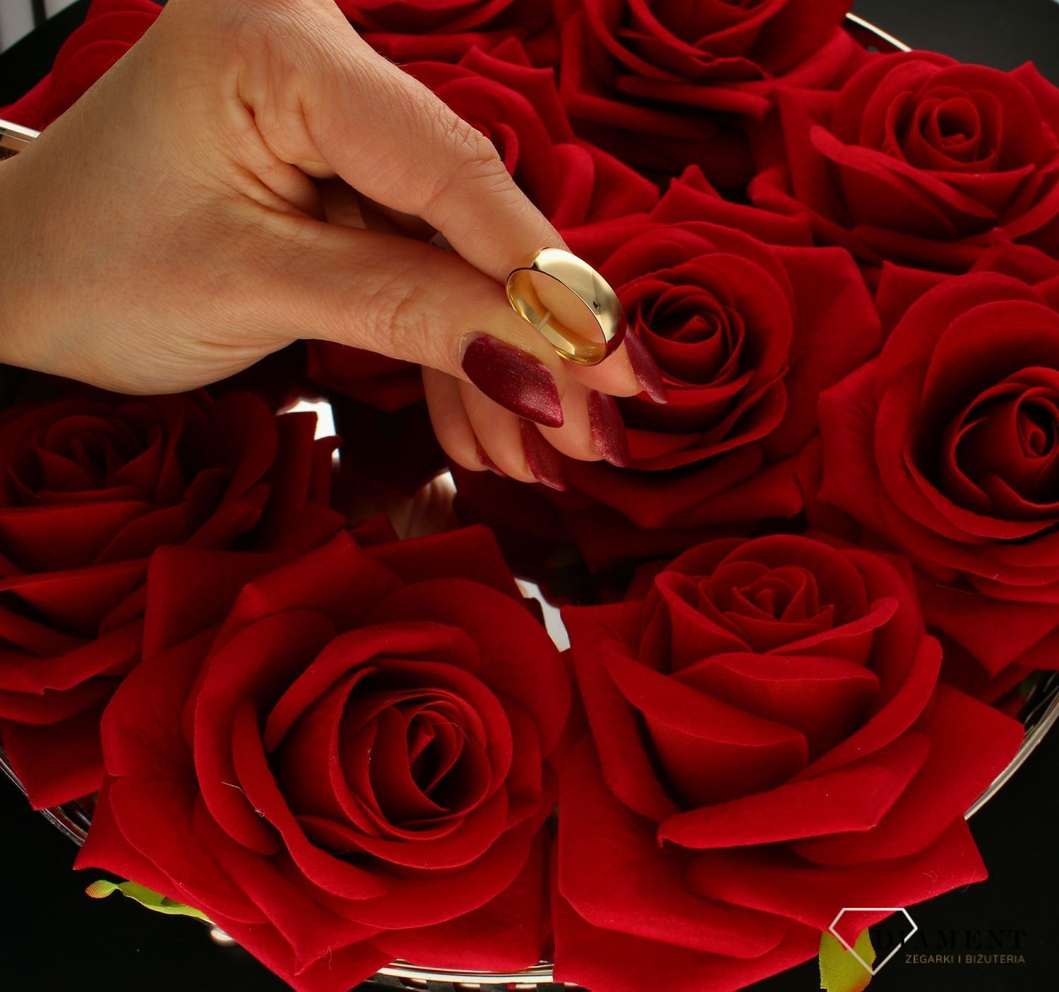 Obrączka półokrągła 5 mm Soczewka 585 DIAMENT OG-5S Obrączki to jeden z najważniejszych elementów ślubnej uroczystości. Wybierz odpowiednią na Zegarki-Diament (3).jpg