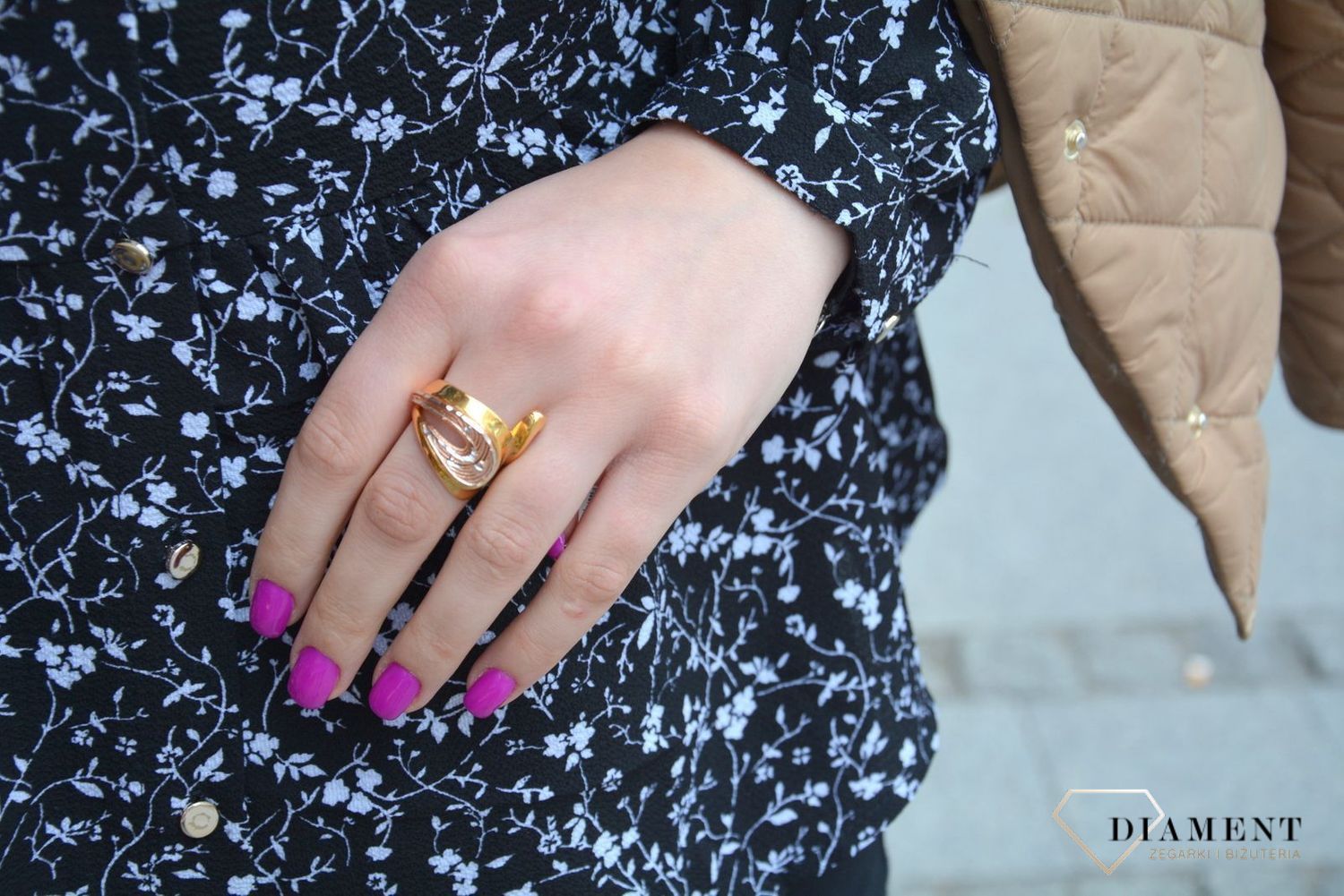 Złoty pierścionek 585 Graziella  Pierścionek złoty w Sklepie z Biżuterią zegarki-diament.pl✓Piękny i Elegancki Pierścionek dla Kobiet✓Biżuteria damska idealna na prezent dla każdej kobiety. 4.jpg