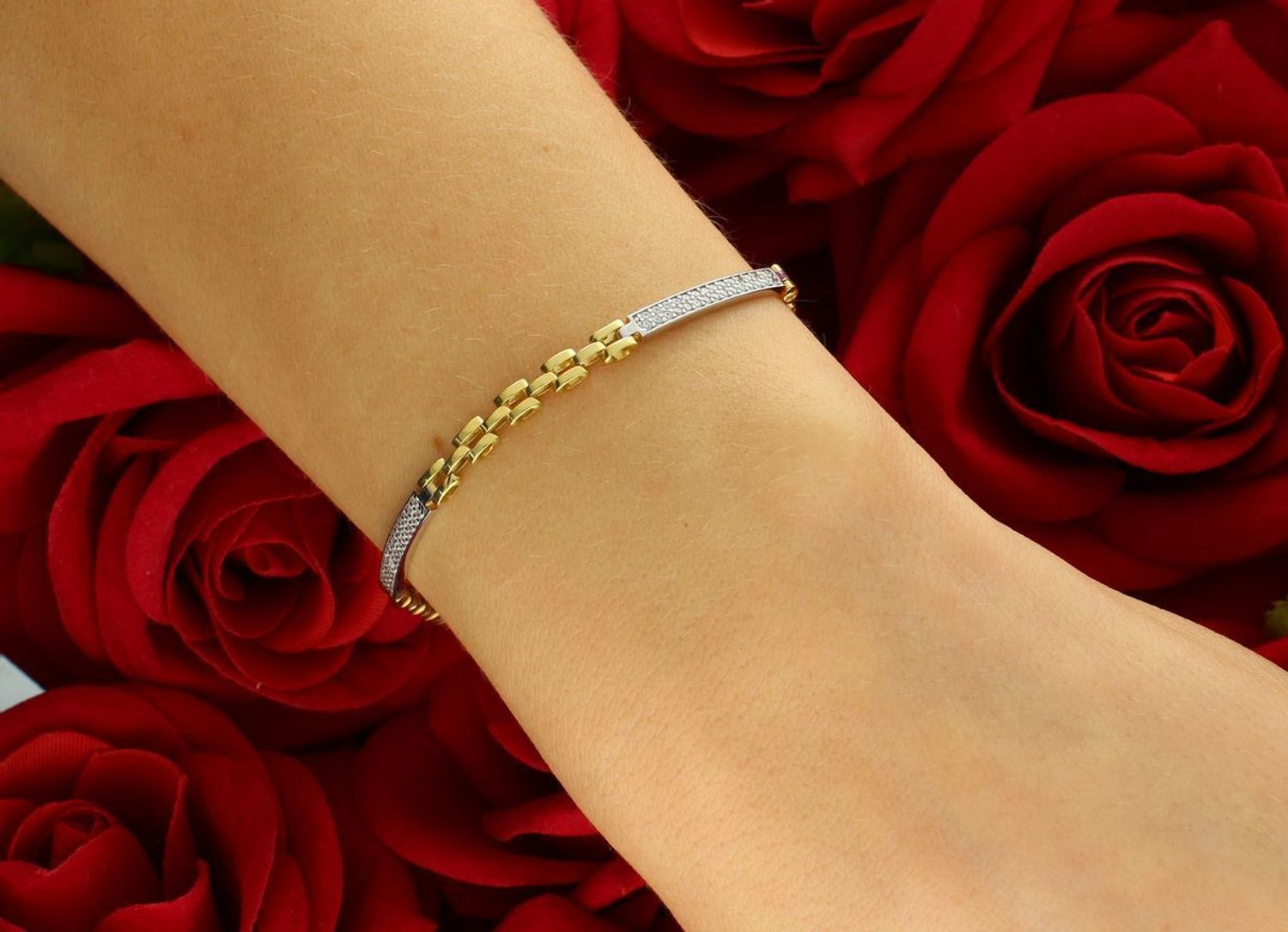 Bransoleta złota zdobiona cyrkoniami białymi pr 333, OPB000000-420 Złota bransoletka wykonana z 14 karatowego żółtego złota. Powstała z połączenia podwójnych ogniw, które tworzą 1.jpg