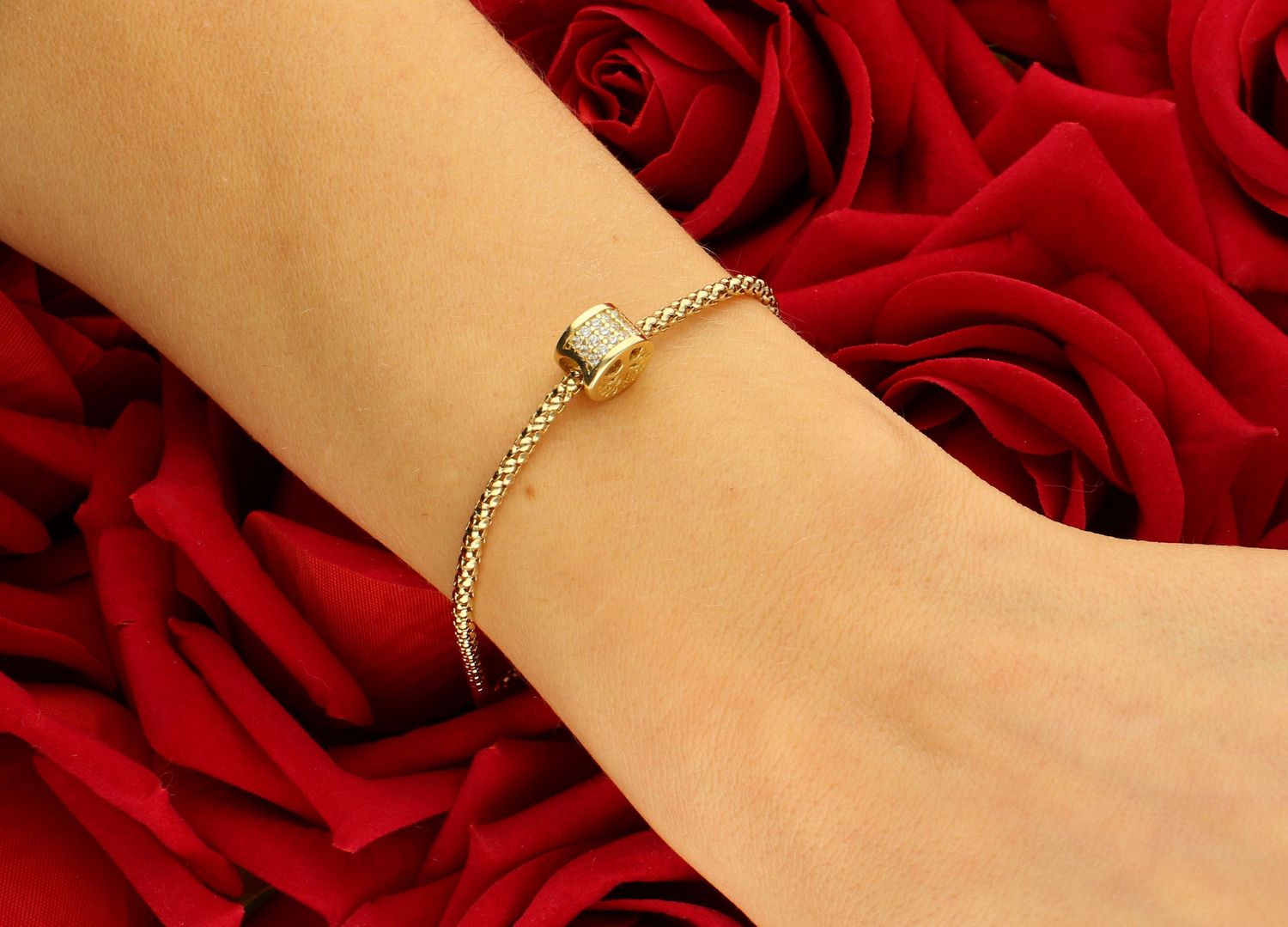 Złoty charms do bransoletki typu Pandora drzewko szczęścia pr 585, OPCH000000-260 Złoty charms do bransoletki typu Pandora drzewko szczęścia, ozdobiony białą cyrkonią. Modny charms do bransoletk1.jpg