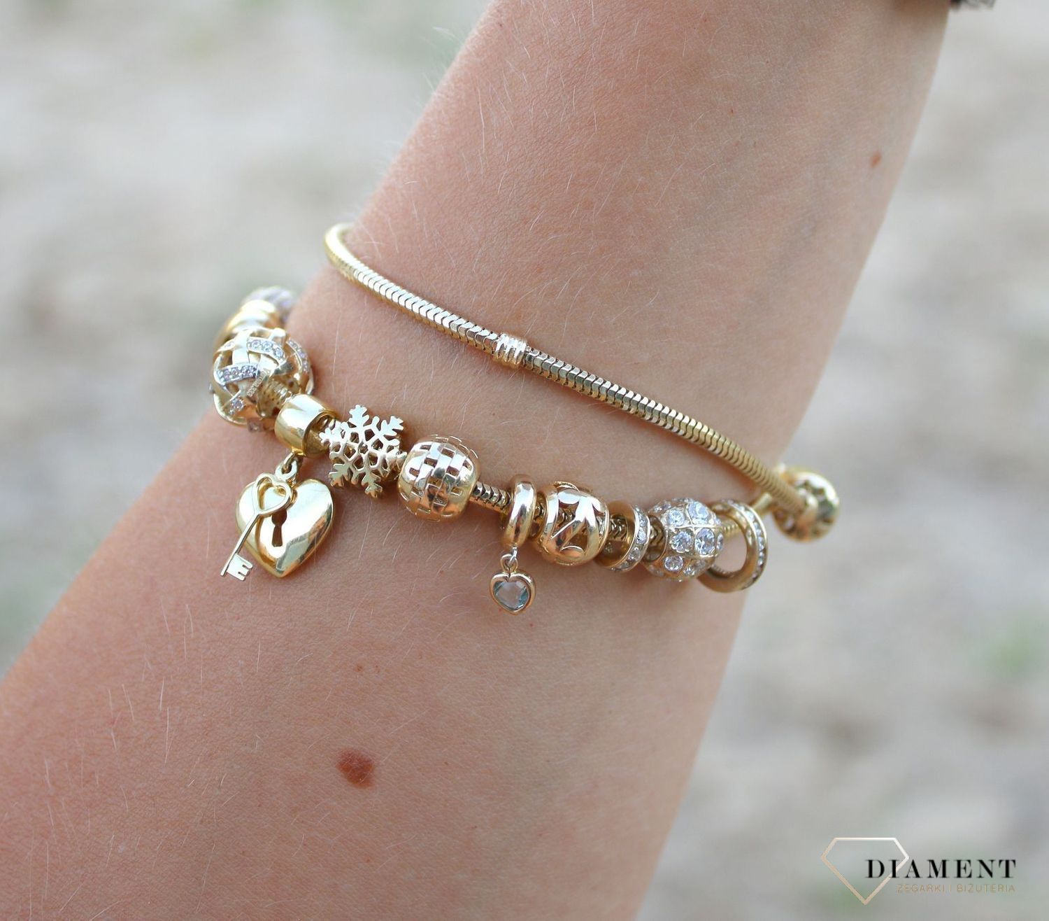 Złota zawieszka charms do bransoletki 333 'Baryłka dużych cyrkonii'v.jpg