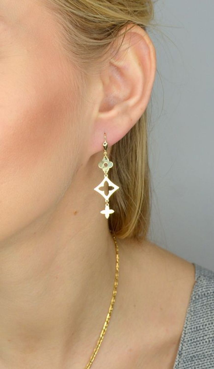 Złote kolczyki 585 wiszące potrójne kwiatki OPK000000-305.jpg