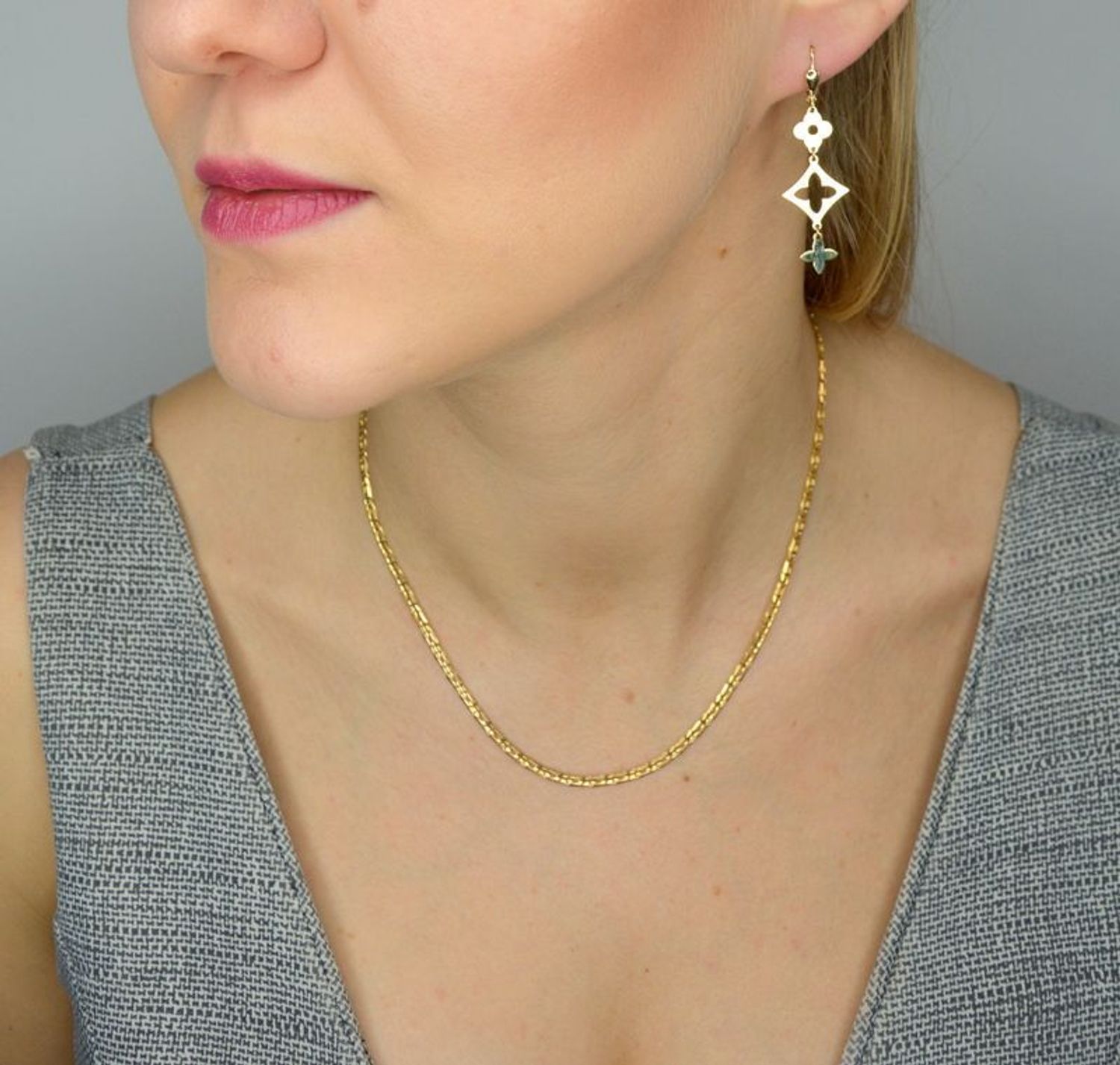 Złote kolczyki 585 wiszące potrójne kwiatki OPK000000-305.jpg