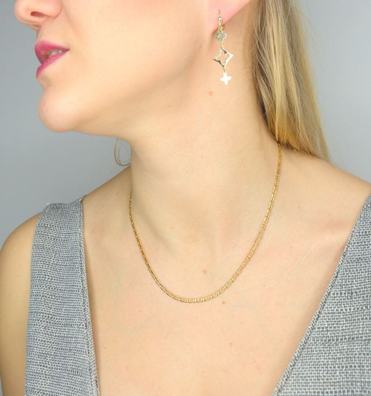 Złote kolczyki 585 wiszące potrójne kwiatki OPK000000-305.jpg