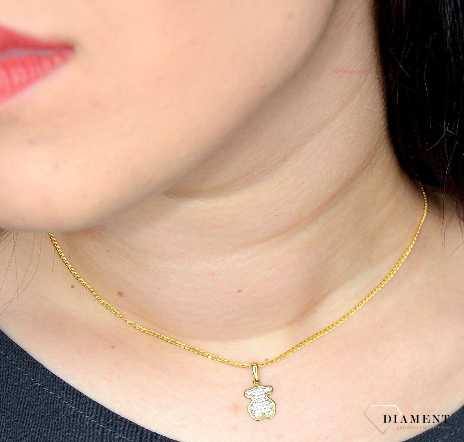 Złota zawieszka 333 misiek z białymi cyrkoniami OPZ000000-233.jpg