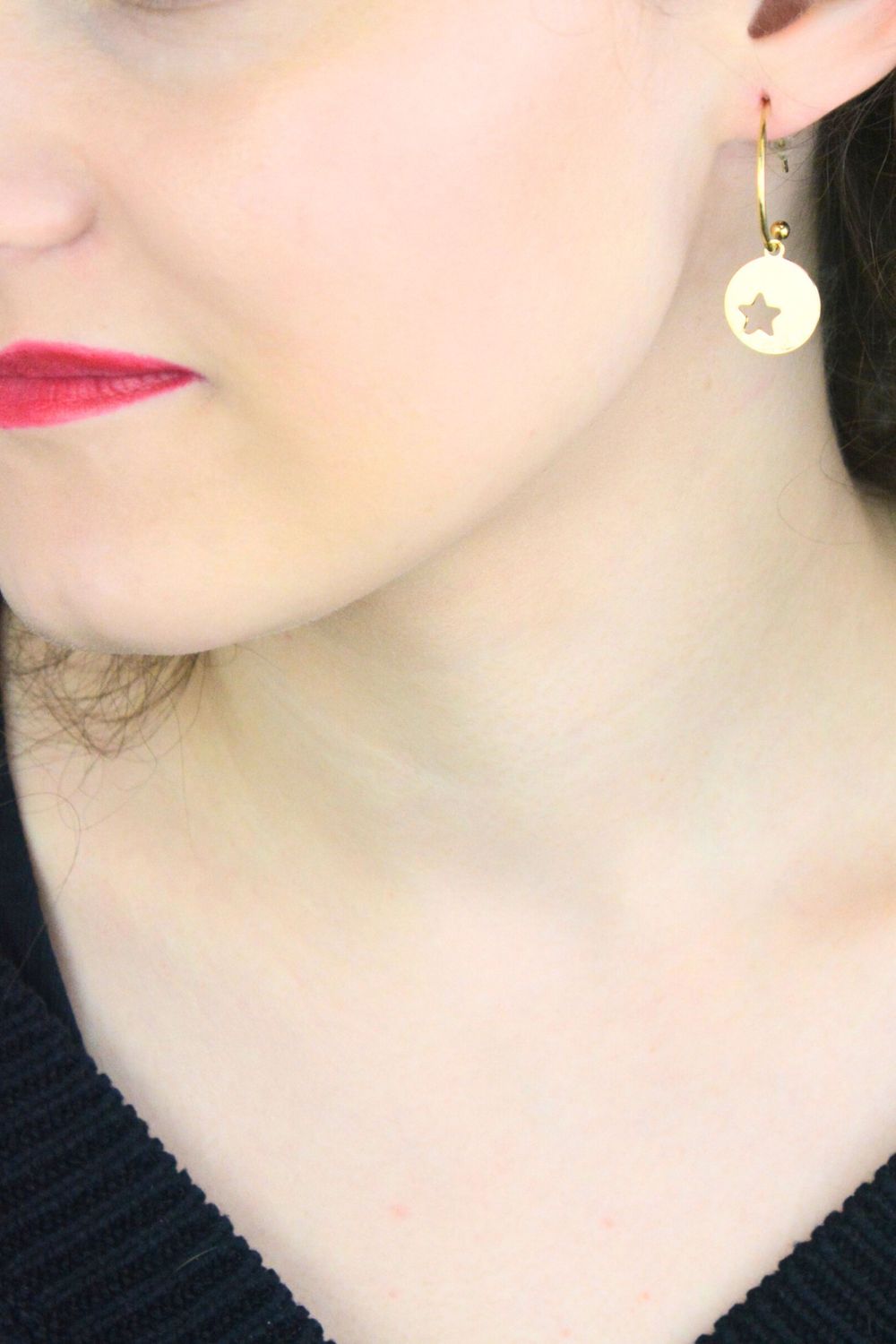 Kolczyki srebrne pozłacane 925 – Kółka z gwiazdką ORRM19893060 Stylowe i nowoczesne kolczyki wykonane ze srebra próby 925, pokryte elegancką warstwą złota. 1.jpg