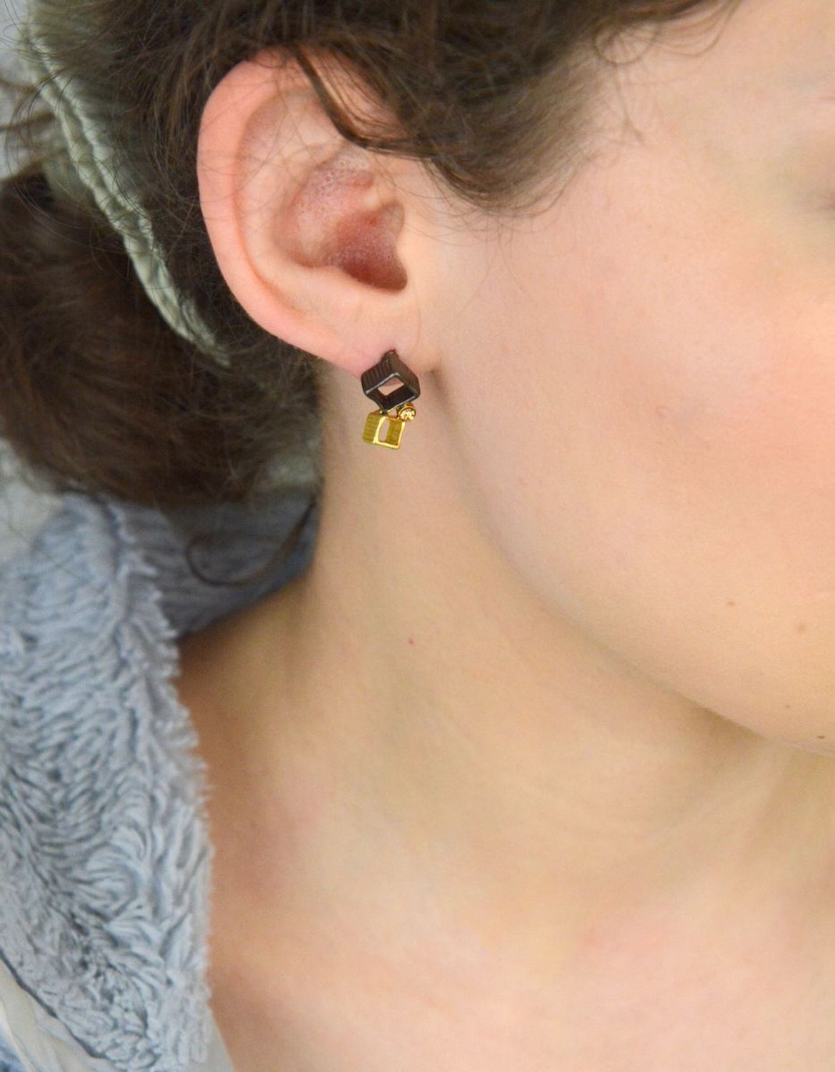 Kolczyki damskie by dziubeka pozłacane KOLROCK022803600.jpg