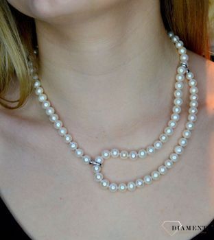 Naszyjnik srebrny damski z perłą naturalną PBZII70180. Naszyjnik srebrny damski z perłą to wyraz klasyki idealnej na co dzień jak i do wieczorowych stylizacji. Perła to jeden z najszlachetniejszych oraz najbardziej charakterys (7).JPG