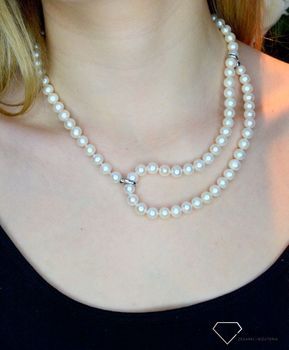 Naszyjnik srebrny damski z perłą naturalną PBZII70180. Naszyjnik srebrny damski z perłą to wyraz klasyki idealnej na co dzień jak i do wieczorowych stylizacji. Perła to jeden z najszlachetniejszych oraz najbardziej charakterysty (1).JPG
