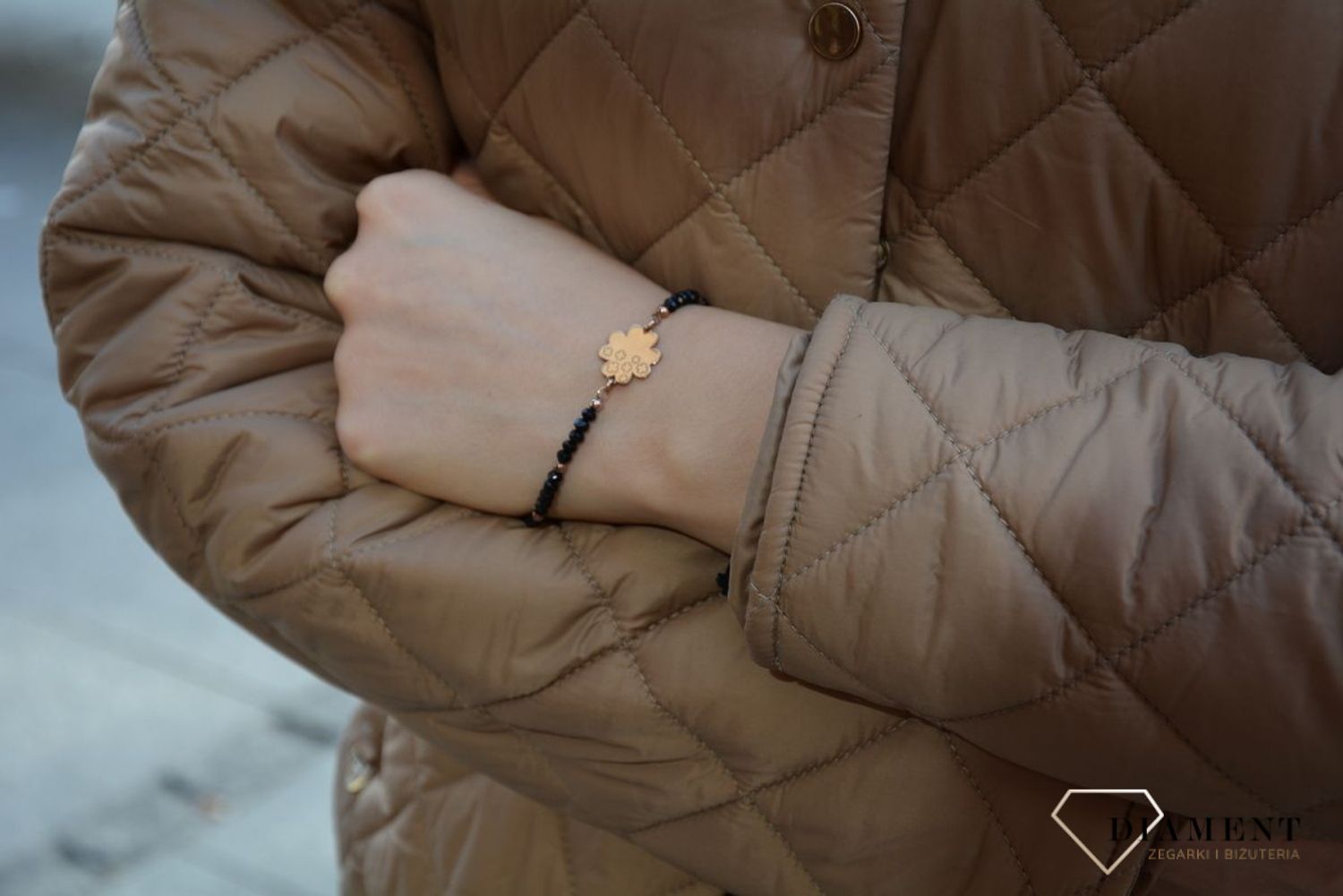 Bransoletka srebrna na gumce z koniczynką w onyksach 14614-P.jpg