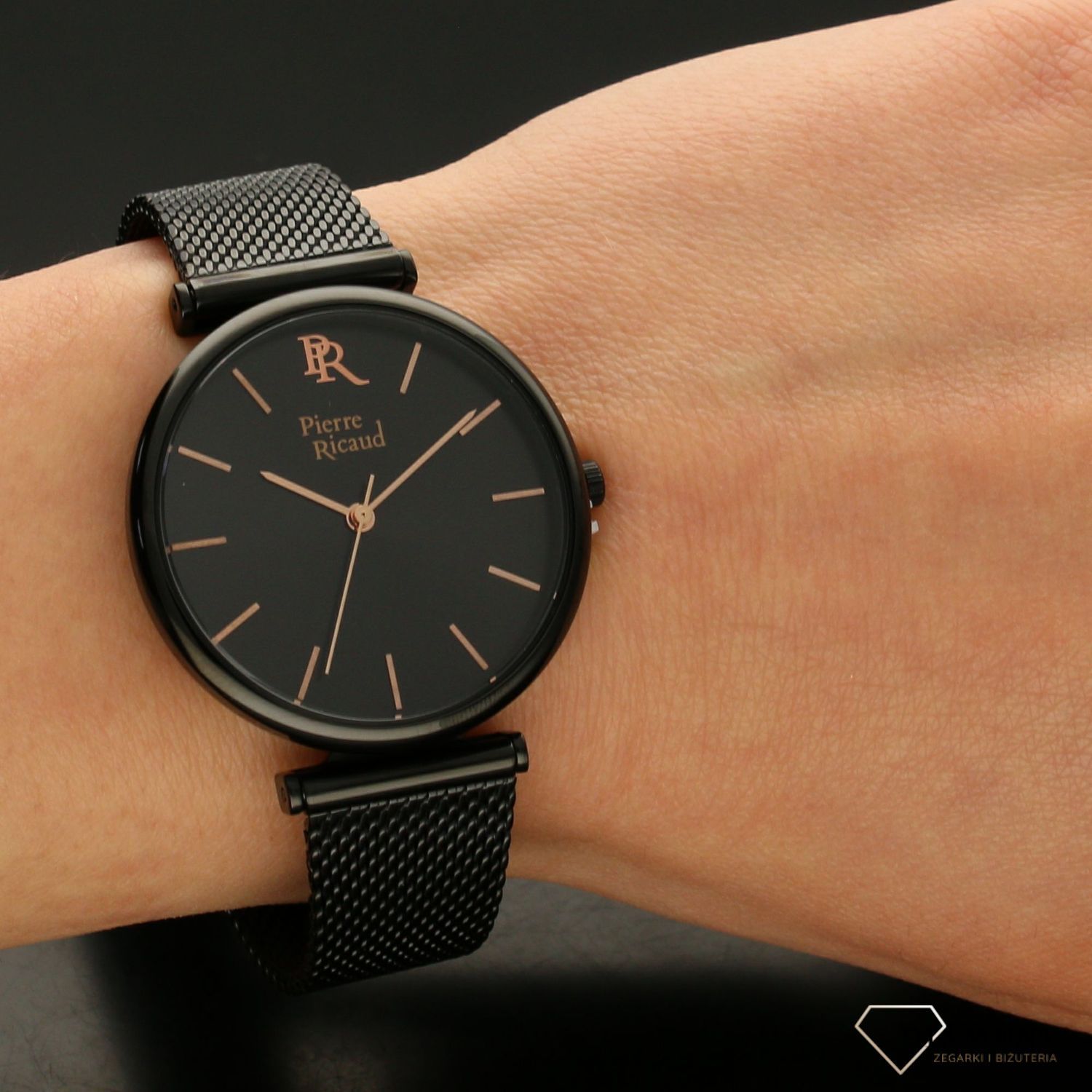 Modny zegarek damski w kolorze czarnym. Zegarek damski Set z dołączonym paskiem skórzanym w kolorze czarnym. Idealny pomysł na prezent (1).jpg