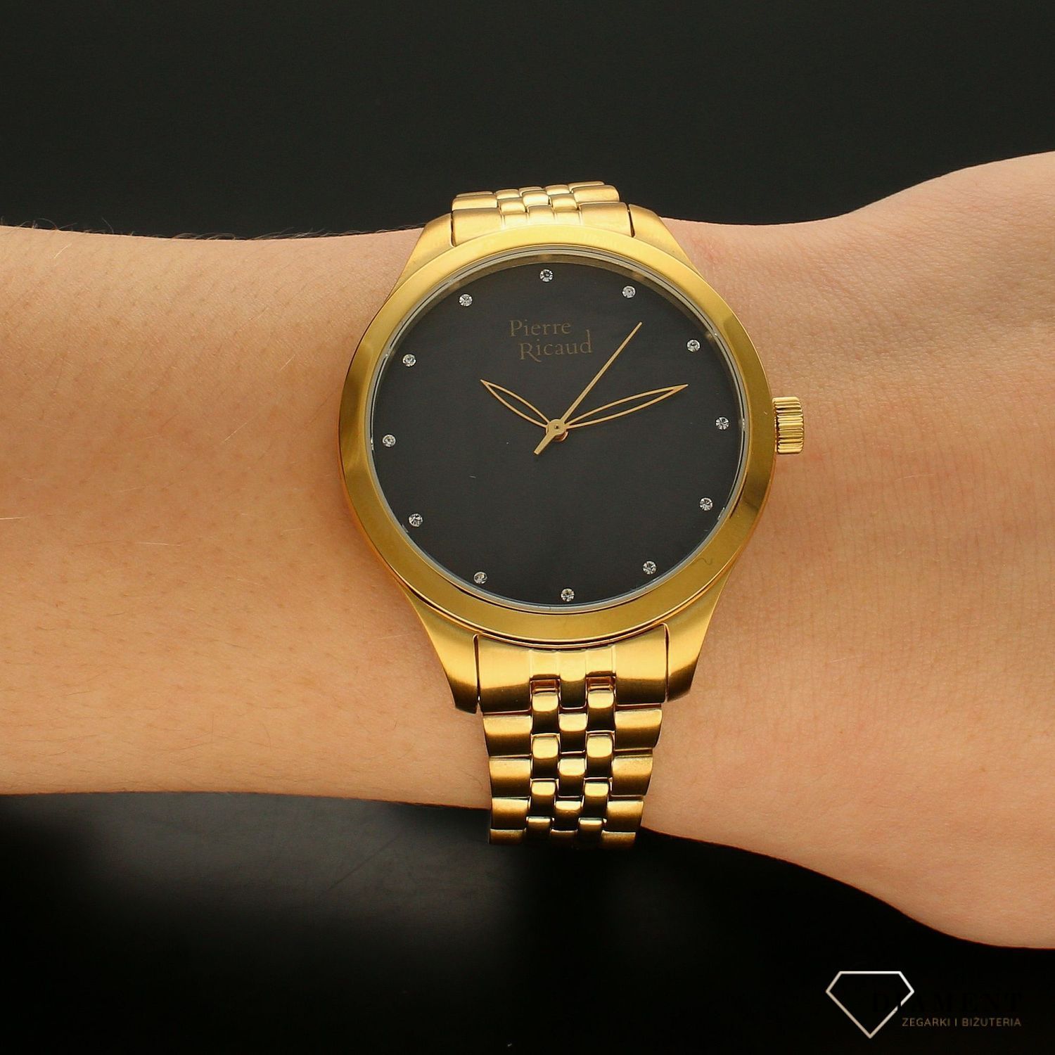 Zegarek damski Pierre Ricaud P22063.114EQ wyposażony jest w kwarcowy mechanizm, zasilany za pomocą baterii. Posiada bardzo wysoką dokładność mierzenia czasu.webp
