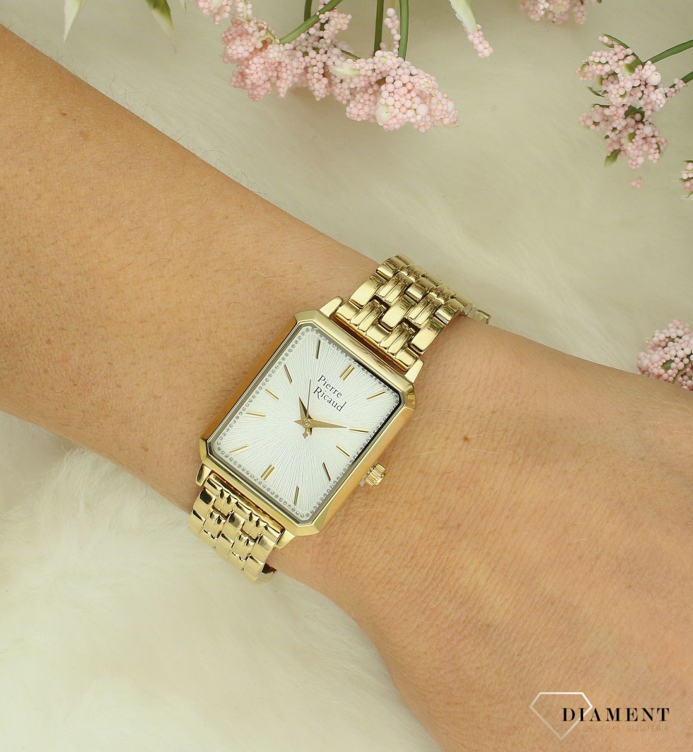 Zegarek damski prostokątny Pierre Ricaud P22068.1113Q. Damski zegarek prostokątny. Zegarek damski Pierre Ricaud. Zegarek damski prostokątny. Zegarek na złotej bransolecie..jpg