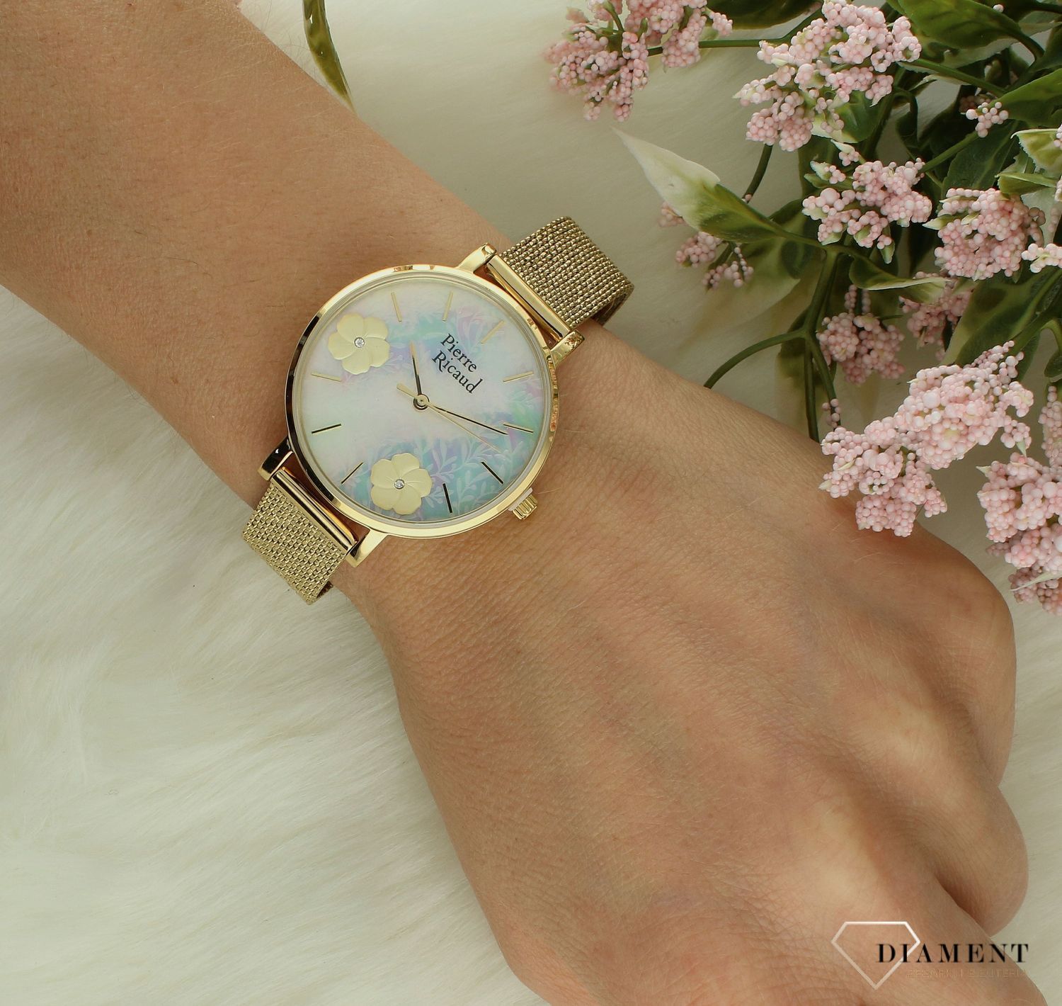 Zegarek damski Pierre Ricaud Classic z perłową tarczą P22105.1113Q. Zegarek damski na bransolecie. Zegarek Pierre Ricaud z kwiatową tarczą. Zegarek w złotym kolorze. Zegarek damski na bransolecie Pierre Ricaud na prezent..jpg