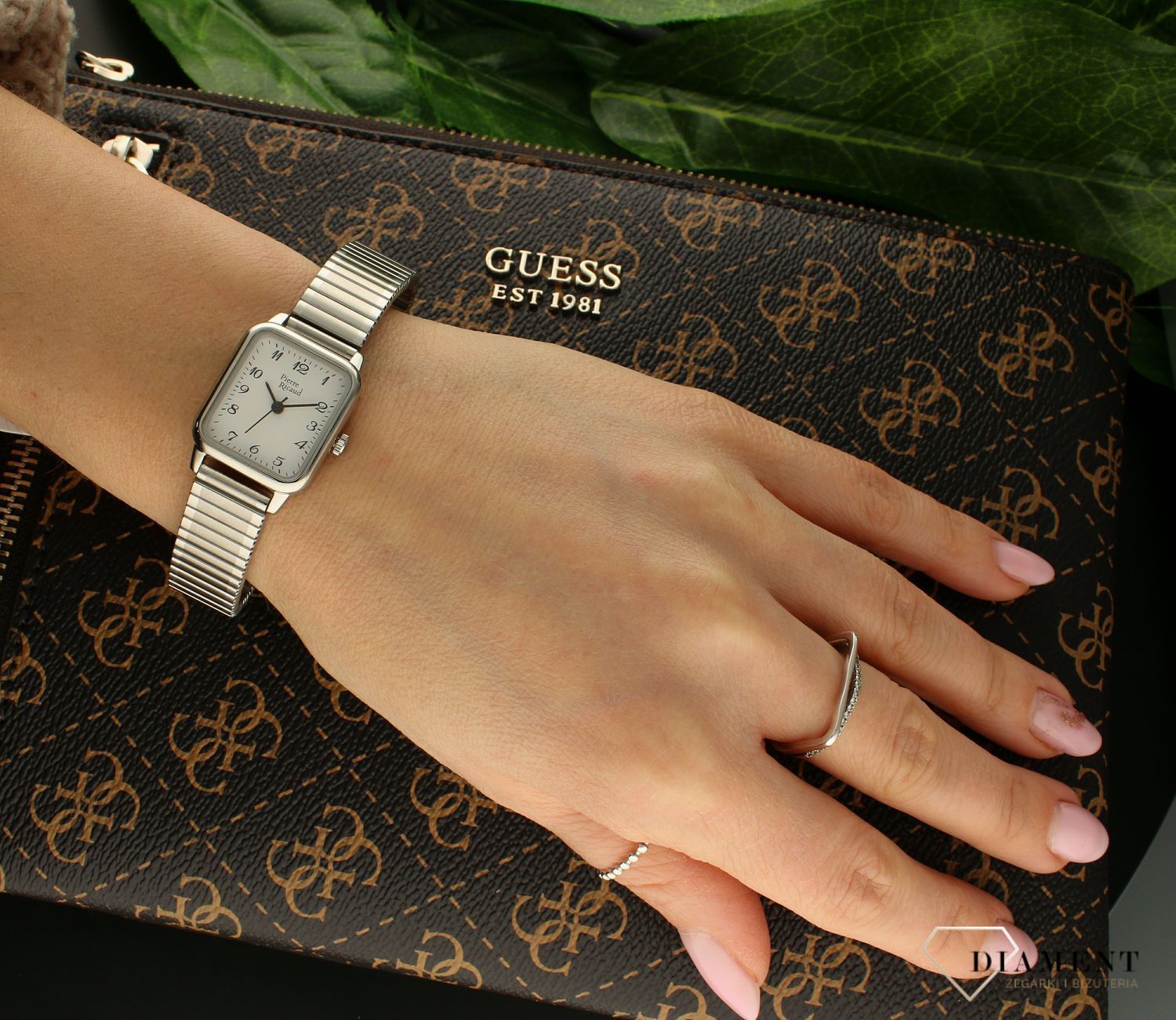 Zegarek damski Pierre Ricaud rozciągana bransoletka Wyraźny kwadrat P22113.5122Q. Wyraźny zegarek. Zegarek czytelny dla babci. Zegarek wkładany. Rozciągana bransoletka. Na prezent. Wyraźny zegarek w kwadracie.jpg