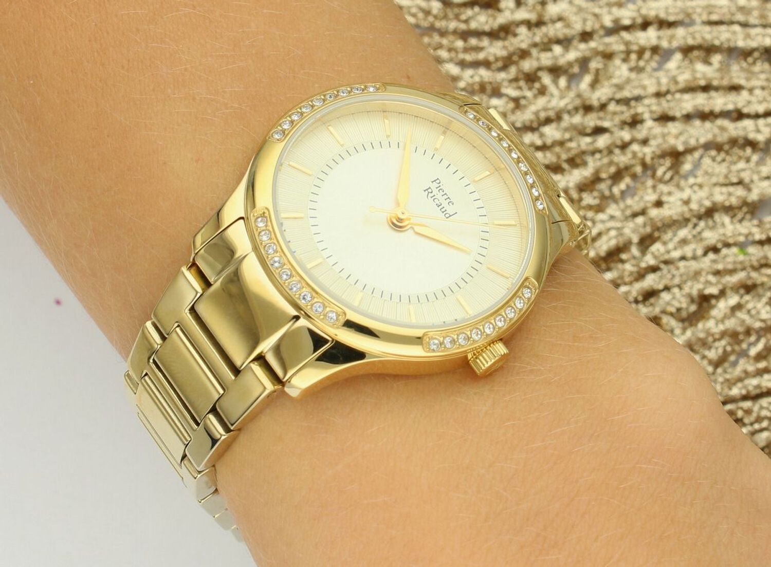 Damski zegarek Pierre Ricaud Classic P22162.1111QZ z mechanizmem Citizen Miyota 2035, złotą kopertą i bransoletą, złotą tarczą, szkłem mineralnym i wodoszczelnością 3 ATM1.jpg