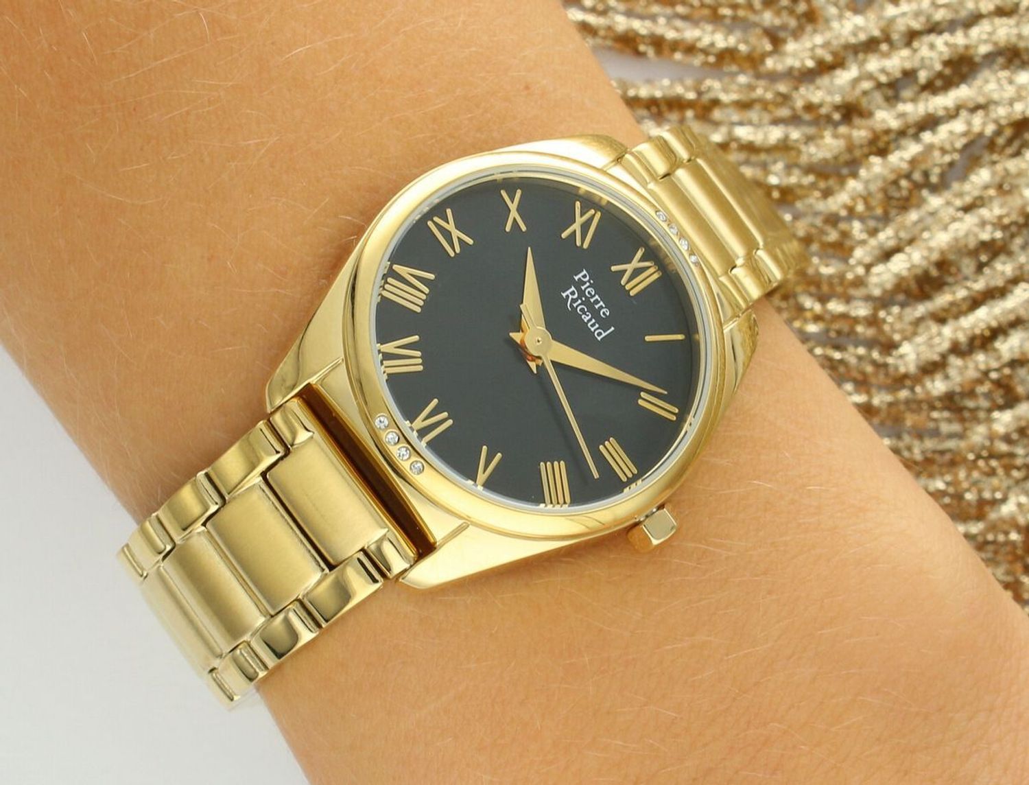 Damski zegarek Pierre Ricaud P22163.1134Q Classic z mechanizmem kwarcowym, złotą kopertą i bransoletą PVD, czarną tarczą, szkłem mineralnym i wodoszczelnością 3 ATM. Elegancja i trwałość 1.jpg
