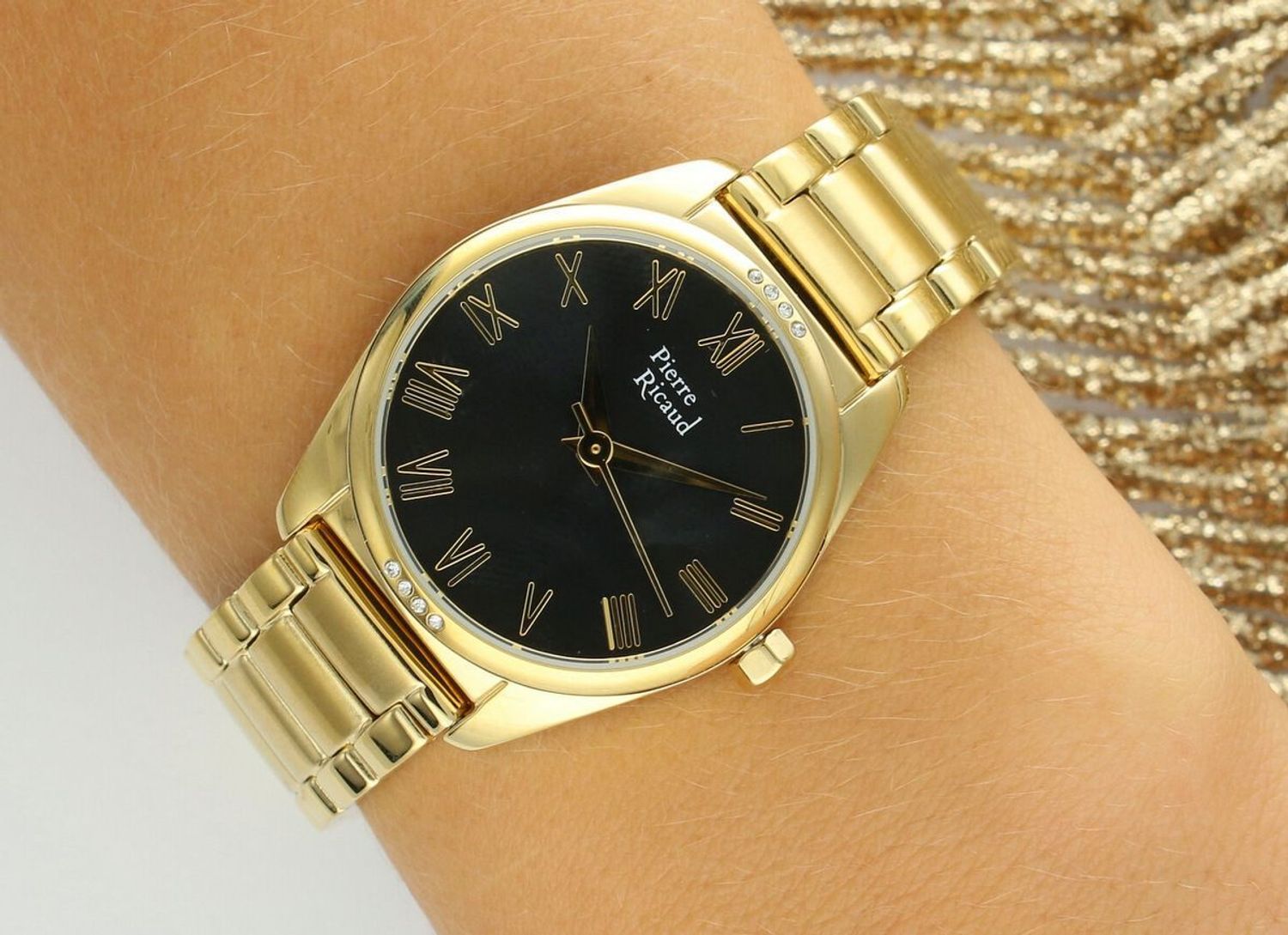Damski zegarek Pierre Ricaud P22163.1134Q Classic z mechanizmem kwarcowym, złotą kopertą i bransoletą PVD, czarną tarczą, szkłem mineralnym i wodoszczelnością 3 ATM. Elegancja i trwałość 1.jpg