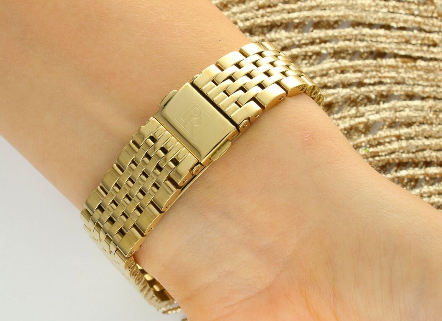 Damski zegarek Pierre Ricaud P22171.1114QZ Classic z czarną tarczą ozdobioną cyrkoniami, złotą kopertą PVD i stalową bransoletą. Mechanizm kwarcowy, szkło mineralne i elegancki design.1.jpg