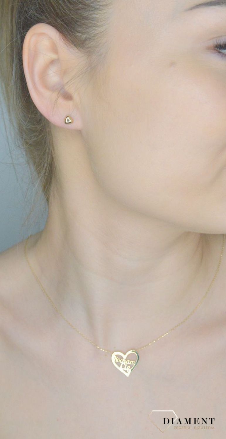 Złote kolczyki damskie 585 serduszka na sztyft P29C-2495. Złote kolczyki damskie. Kolczyki złote wkrętki. Kolczyki delikatne złote wkrętki. Kolczyki złote serduszka. Złote kolczyki wkrętki dla dziewczynki. Kolczyki złote na szt.jpg
