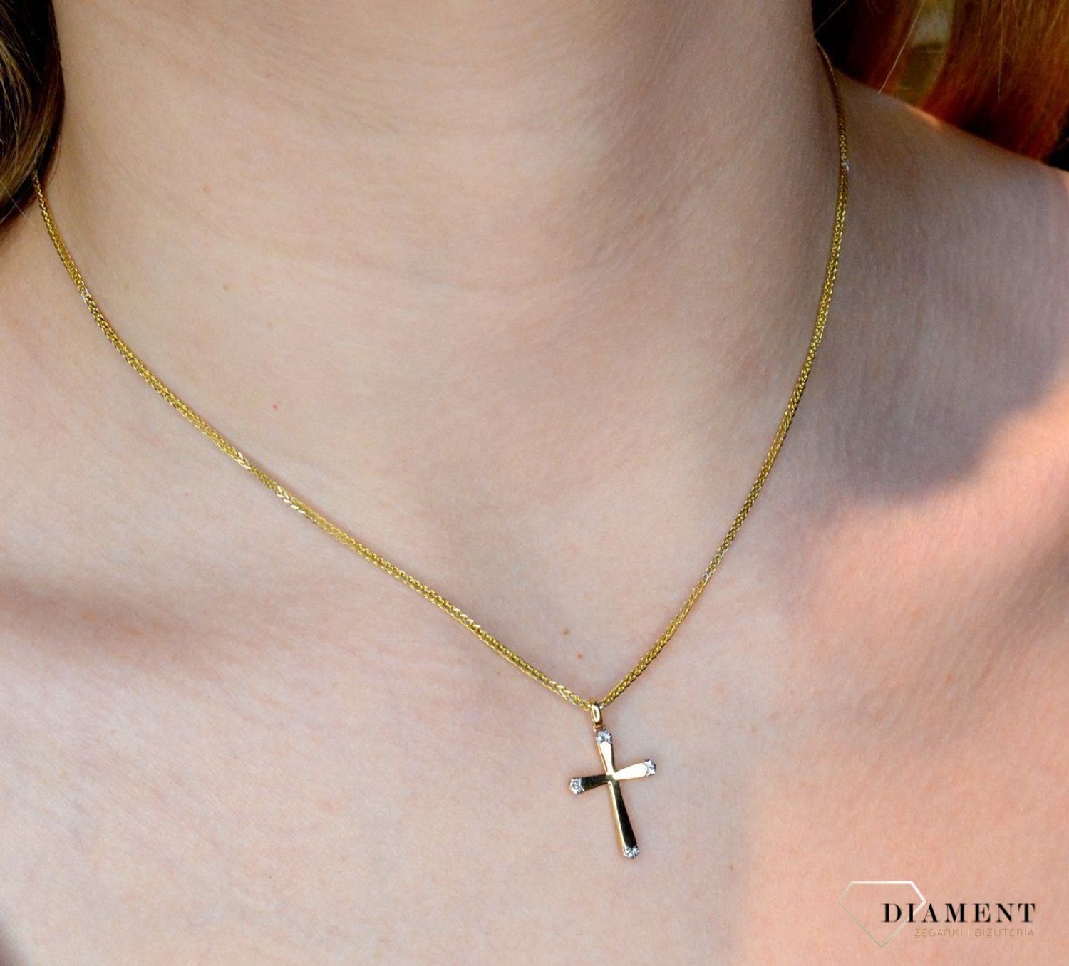 zawieszka-zlota-krzyz-z-diamentami-585-p34333-0660078868.-zawieszka-zlota-diamenty.-krzyz-z-diamentem-krzyzyk-na-co-dzien.-krzyz-na-prezent.-prezent-na-rozne-okazje-jak-chrzest-bierzmowanie-czy-pierwsza-komun.jpg