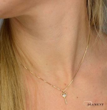 Zawieszka złota DIAMENT diamenty 'Klucz do serca' 0660077217. Nie ma bardziej eleganckiego i klasycznego połączenia niż złoto i brylanty (1).JPG