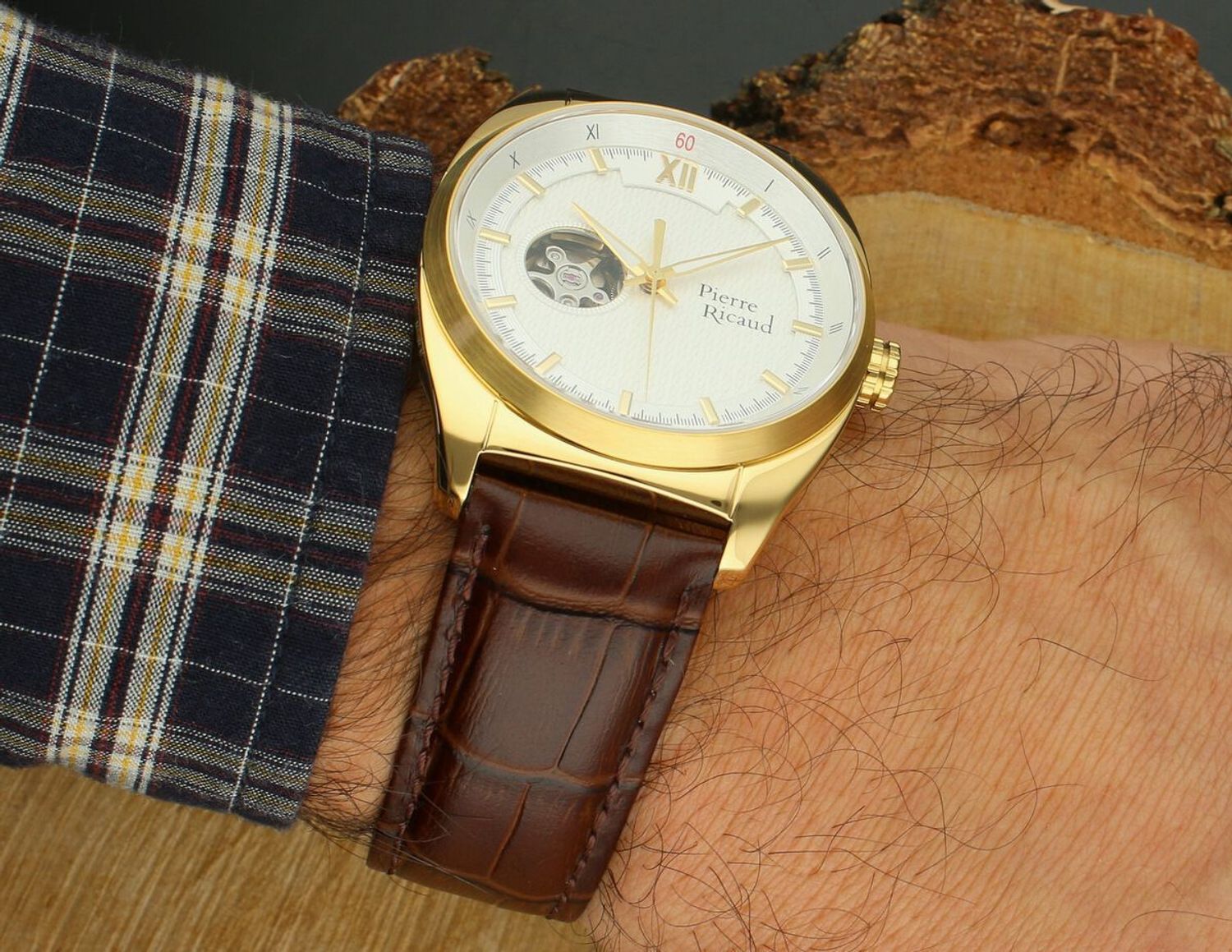 Pierre Ricaud P60052.1263A – elegancki zegarek automatyczny z białą tarczą typu open heart, złotą kopertą i paskiem ze skóry naturalnej. Szafirowe szkło i 2 lata gwarancji.1.jpg