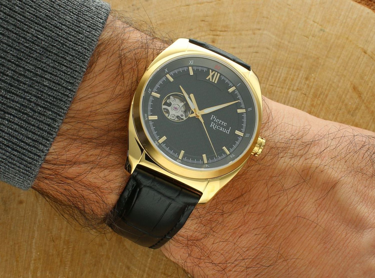 Zegarek męski Pierre Ricaud P60052.1266A – automatyczny mechanizm z 24 kamieniami, złota stal nierdzewna, szara tarcza, szafirowe szkło, skórzany pasek, wodoo1.jpg