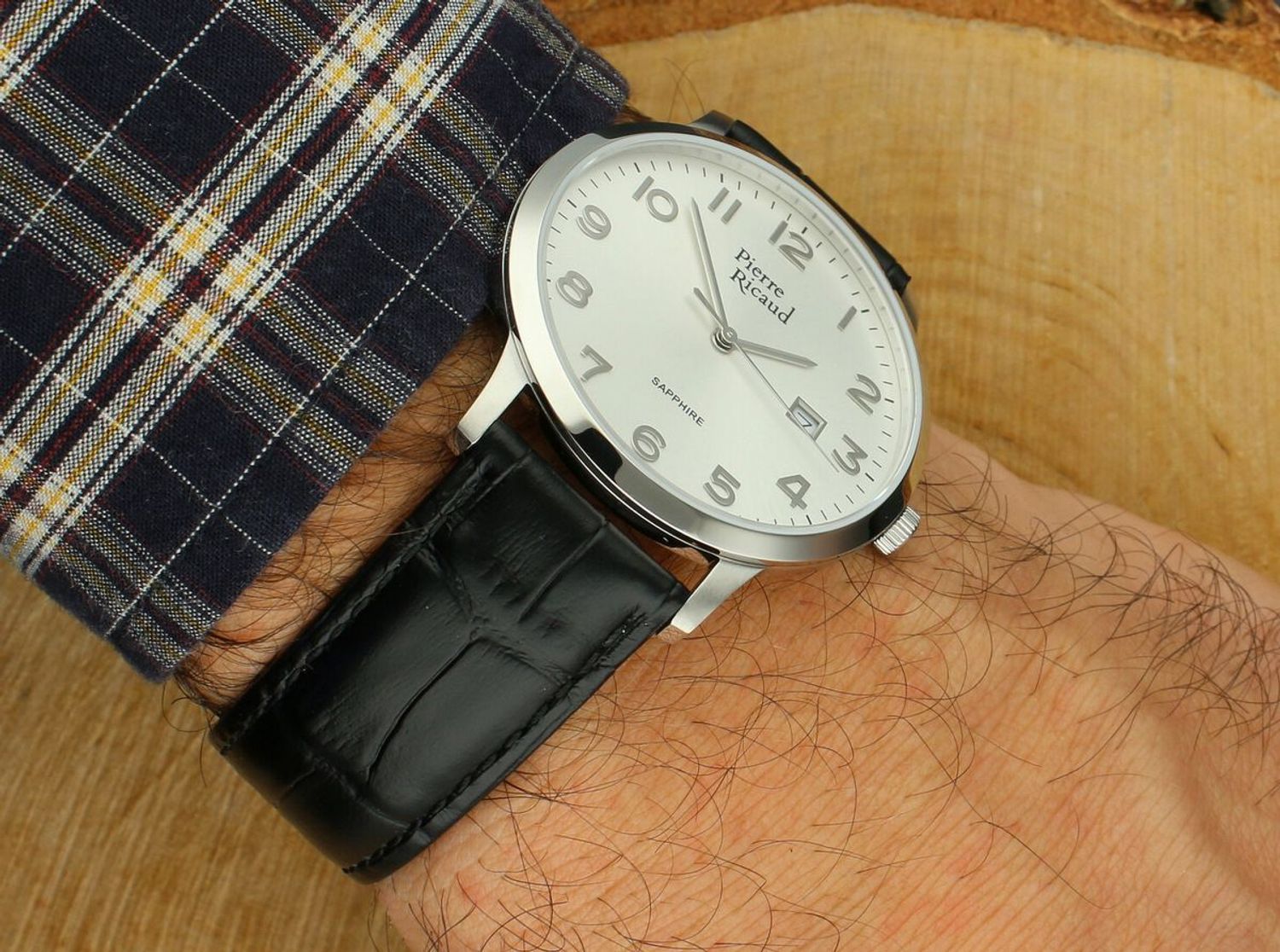 Pierre Ricaud P91022.5223Q – elegancki zegarek kwarcowy z srebrną tarczą i kopertą, paskiem ze skóry naturalnej, szafirowym szkłem i okienkiem datownika. Gwarancja 2 lata.1.jpg