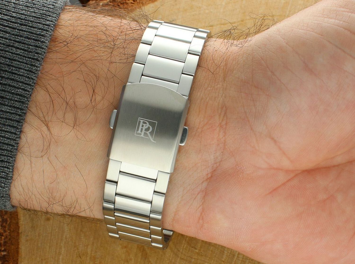 Zegarek męski Pierre Ricaud P91105.5124Q Gent Watch Classic – stal nierdzewna, czarna tarcza ze szlifem słonecznym, szafirowe szkło, mechanizm Citizen Miyota 2405, datownik dzień 1.webp