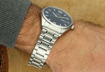Poznaj męski zegarek Pierre Ricaud P91107.5155Q Gent Watch Classic – połączenie elegancji i funkcjonalności. Granatowa tarcza, szafirowe szkło, mechanizm Seiko Epson i stalowa bransoleta tworzą4.jpg
