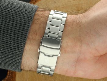 Poznaj męski zegarek Pierre Ricaud P91107.5155Q Gent Watch Classic – połączenie elegancji i funkcjonalności. Granatowa tarcza, szafirowe szkło, mechanizm Seiko Epson i stalowa bransoleta tworzą6.jpg