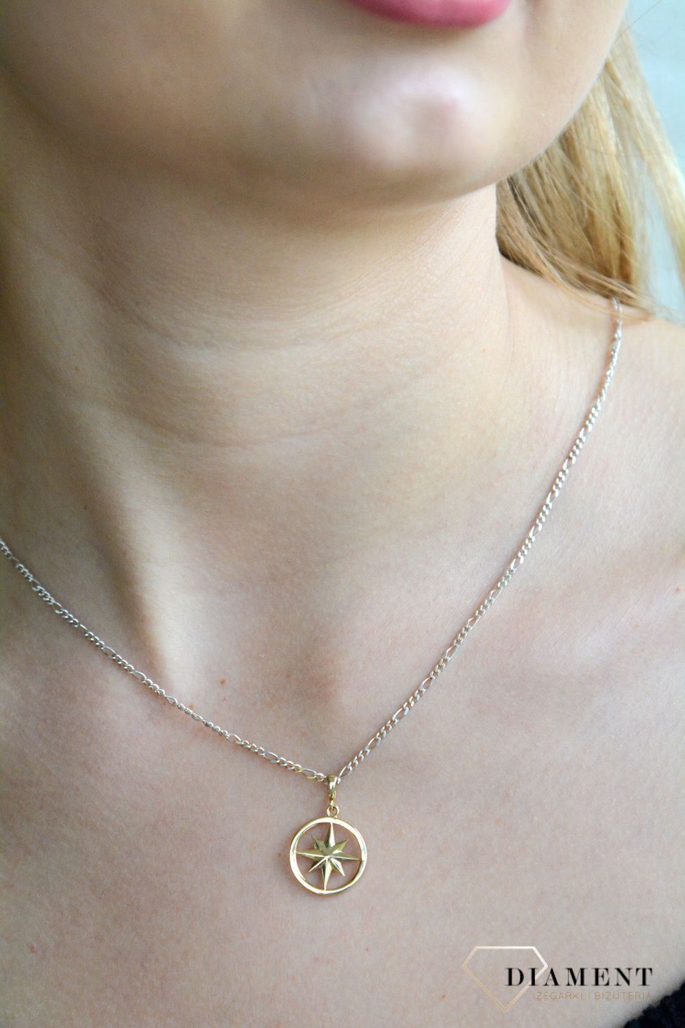 Złota zawieszka 585 gładka róża wiatrów PAZ0020. Złota zawieszka damska. Złoty wisiorek do łańcuszka. Zawieszka złota róża wiatrów. Złota zawieszka róża wiatrów na prezent..jpg