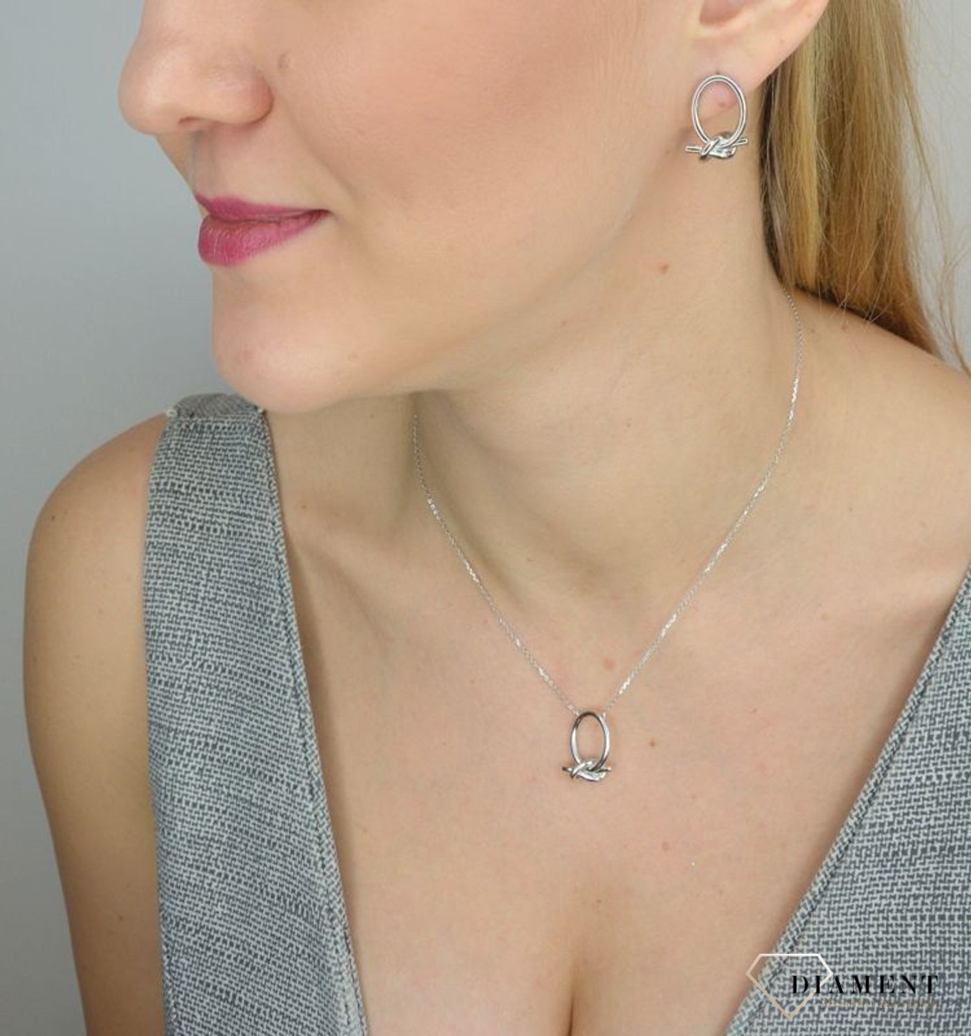 Naszyjnik srebrne owal 'zaplątana miłość'. Naszyjnik PE-17832 z kolekcji Coeur de Lion.jpg