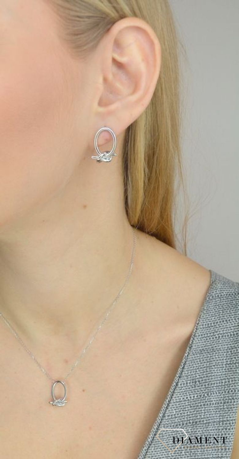 Naszyjnik srebrne owal 'zaplątana miłość'. Naszyjnik PE-17832 z kolekcji Coeur de Lion.jpg