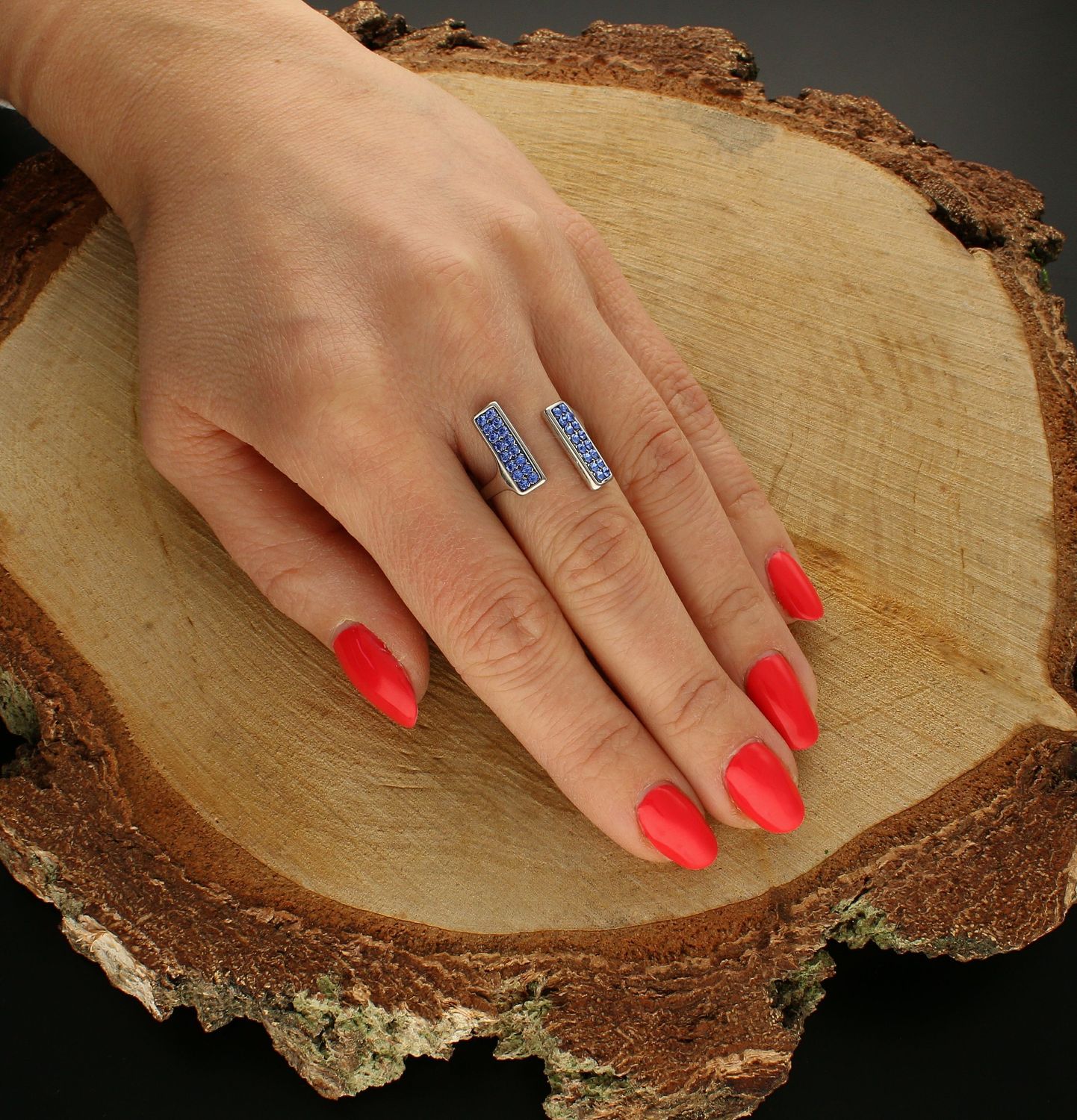 Pierścionek srebrny regulowany z kryształkami Sapphire PFMP1SA (1).jpg