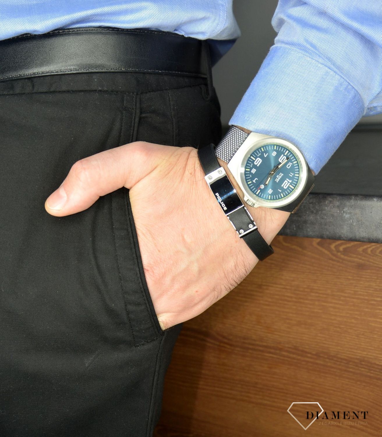 Bransoletka POLICE PJ.26193BLB-01. Czarna, męska bransoleta firmy POLICE. Biżuteria z kolekcji męskiej to odpowiedź na coraz większe zainteresowanie tego typu dodatkami do stylizacji..jpg